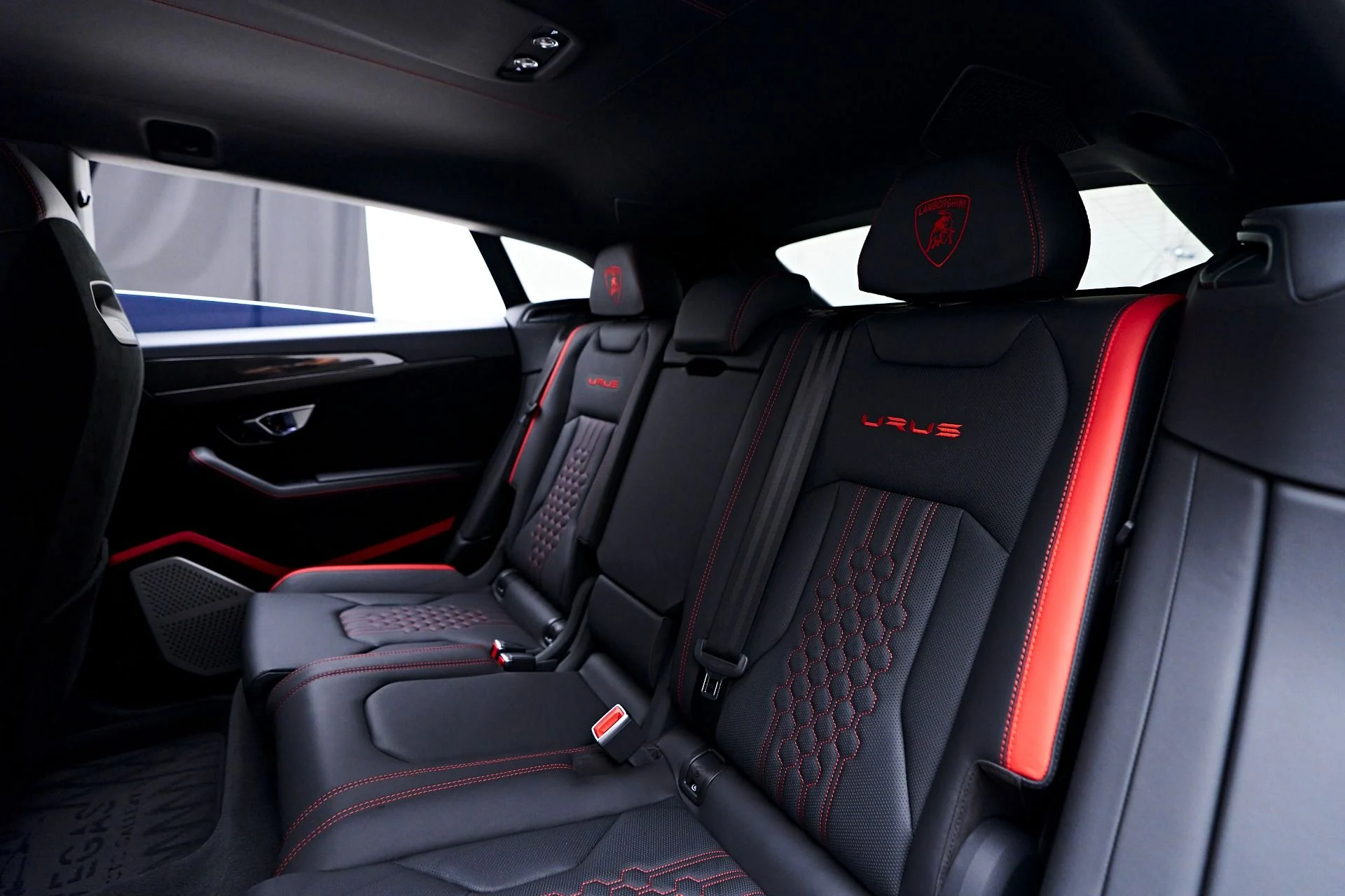 mph061_4108353719_Used_2024_Lamborghini_Urus_Performante_1751408326_60e0239483