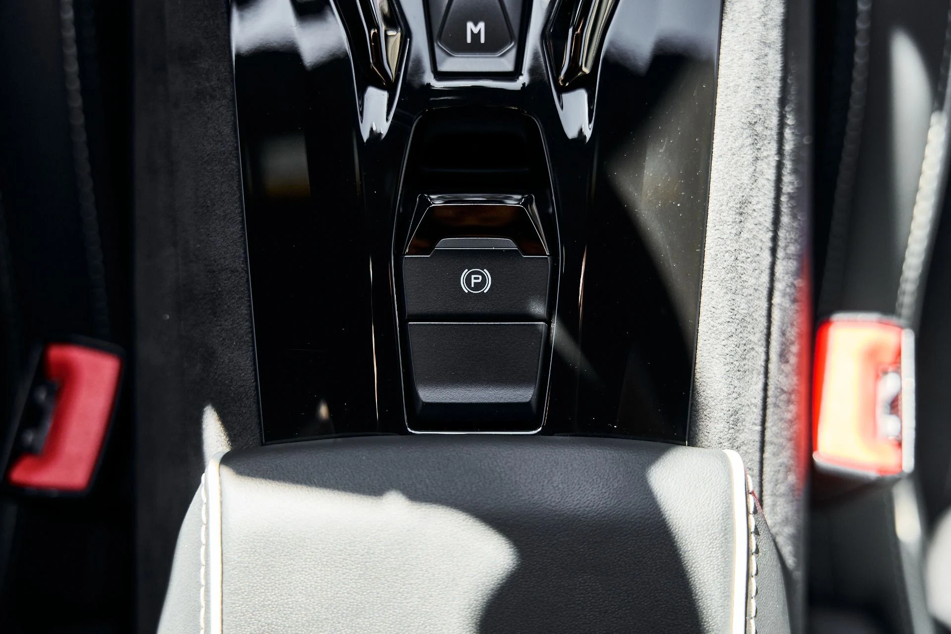 mph061_4120943600_Used_2023_Lamborghini_Huracan_Tecnica_Base_1774403280_710ac7bb15