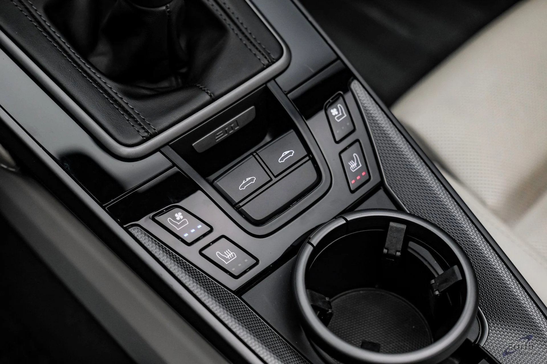 mph061_412764645_8fa88841e26b278119c819b4bccbacadx_023bb43724