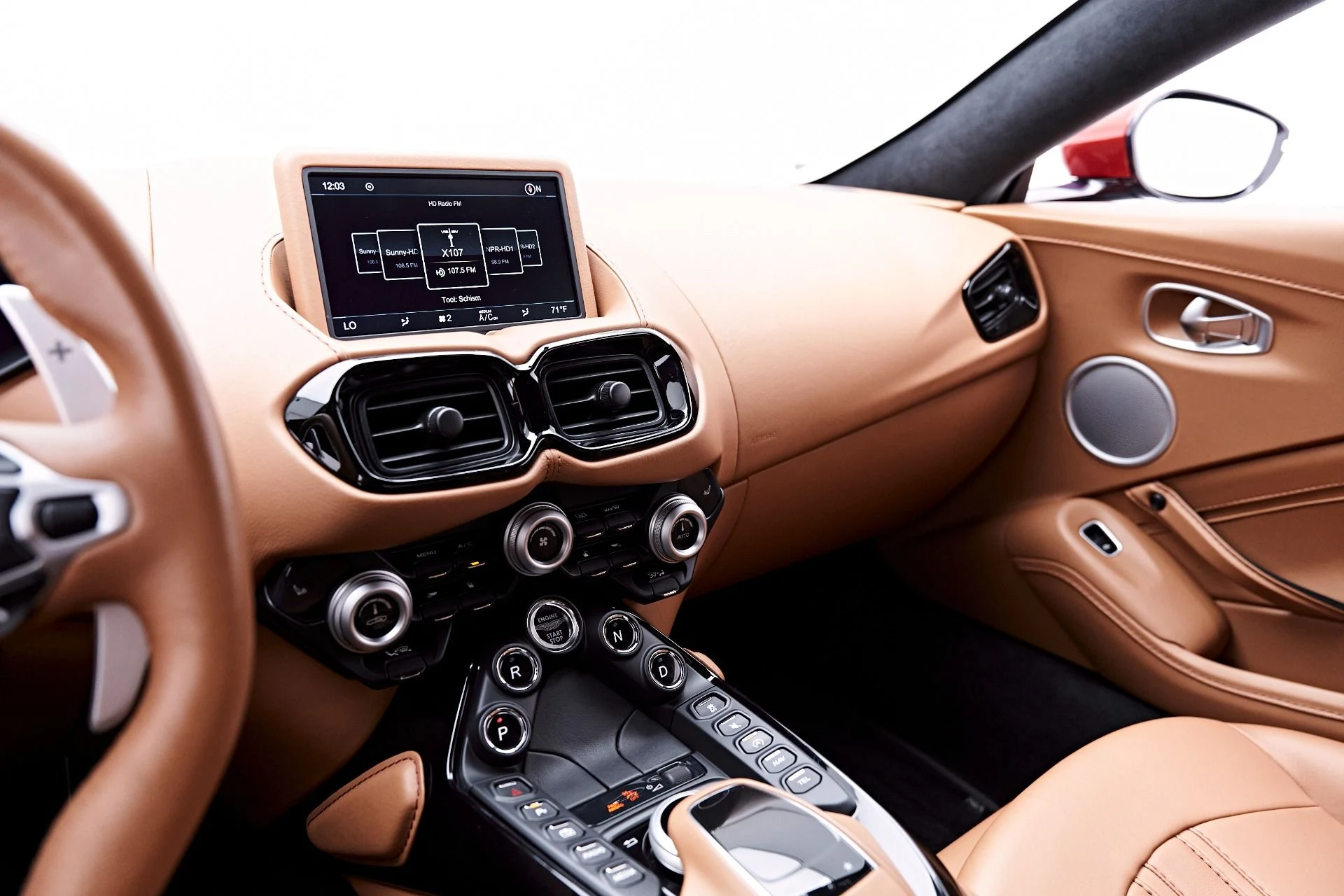 mph061_4133497742_Used_2020_Aston_Martin_Vantage_Base_1777504346_439cd18421