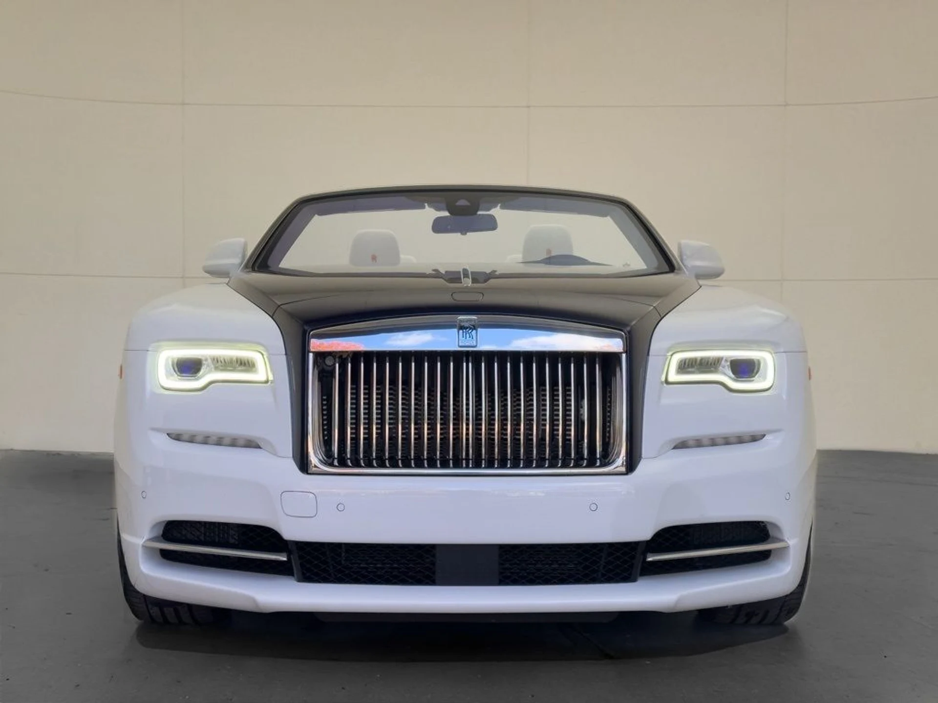 mph061_4166058357_2by46v138j432bo2j2s02ed1q7q3_64124480ef