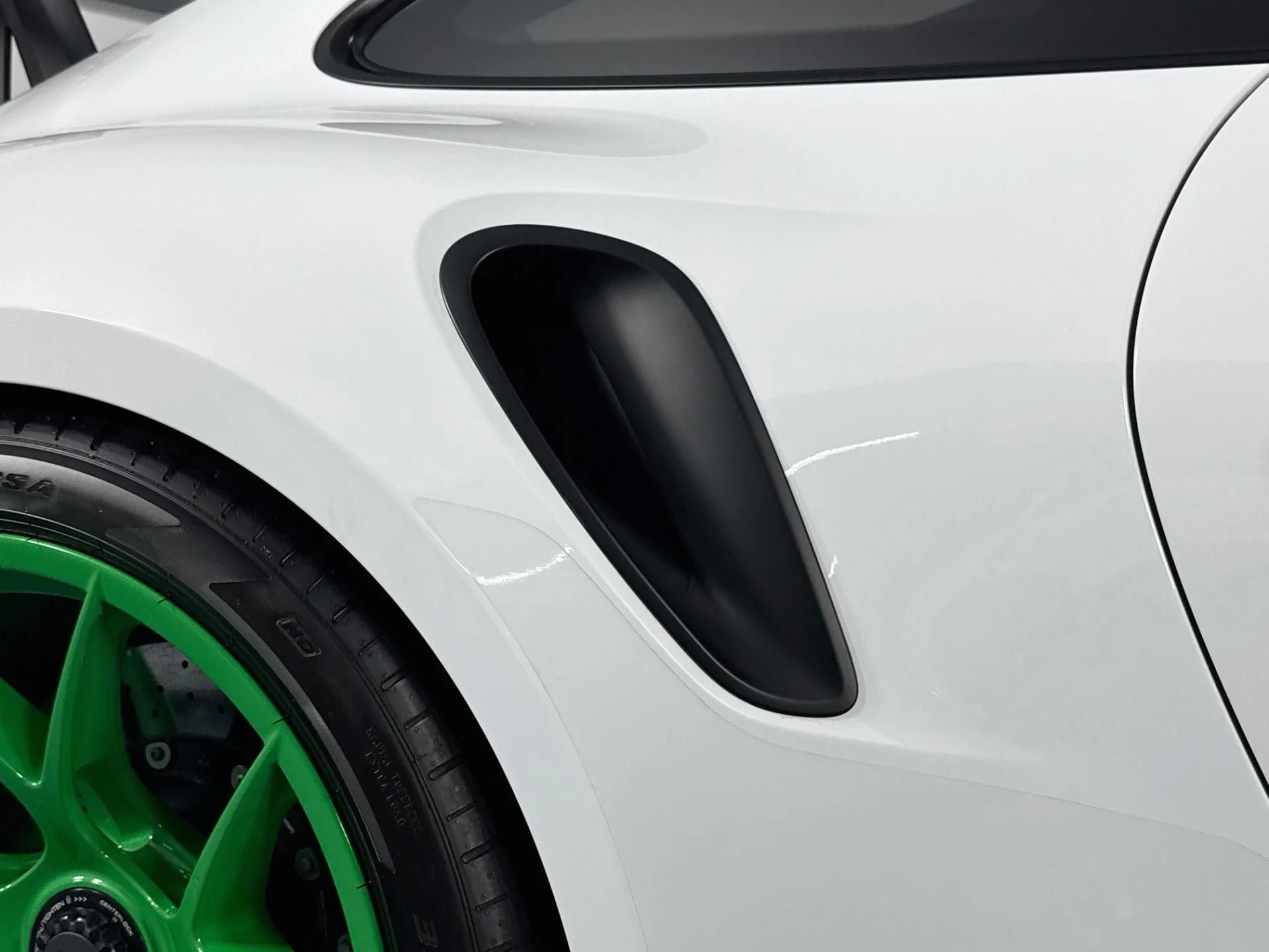 mph061_4169906441_Used_2024_Porsche_911_GT_3_RS_1786469540_7c92e2948b