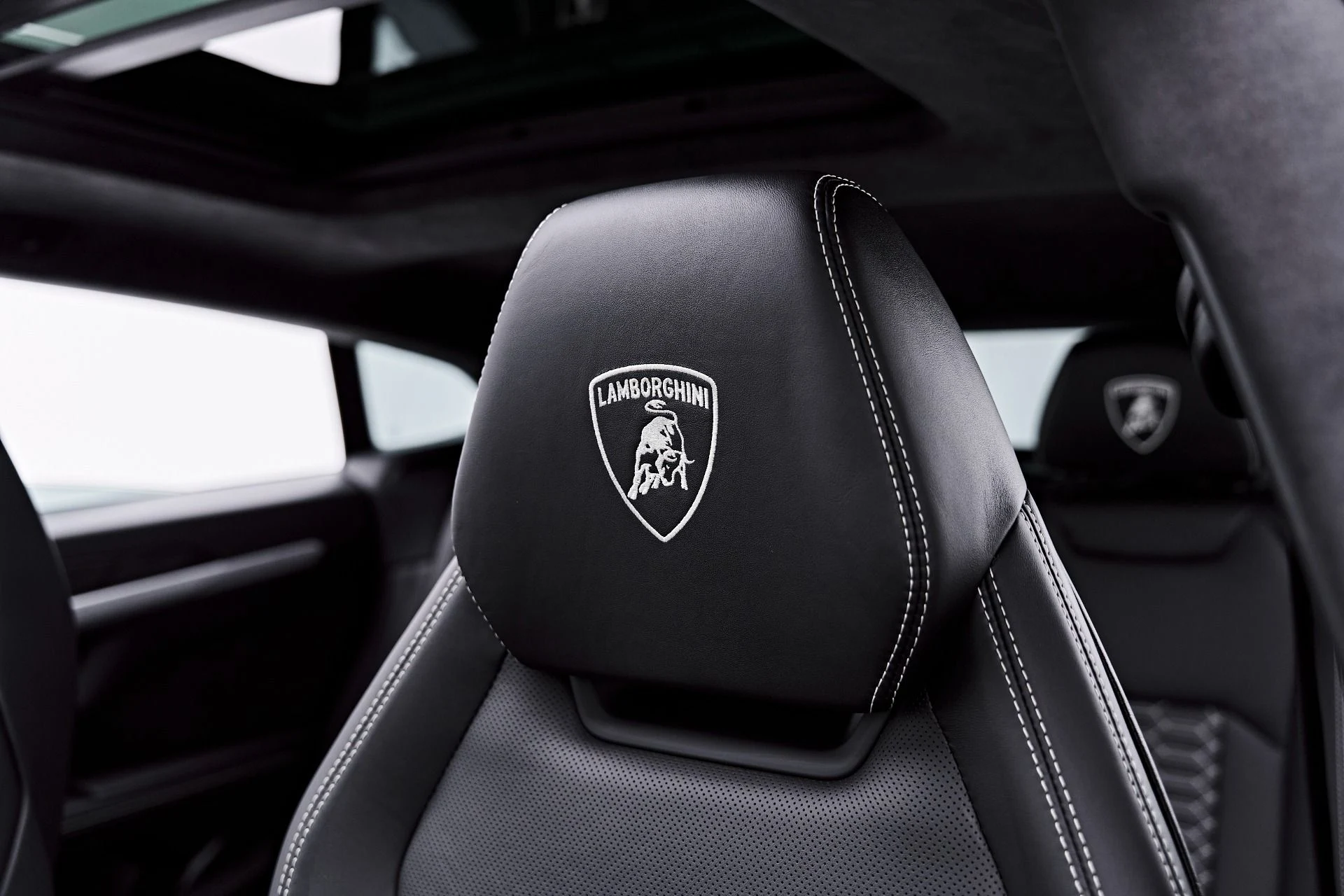 mph061_4239465083_Used_2021_Lamborghini_Urus_1787967154_7efc802ed3