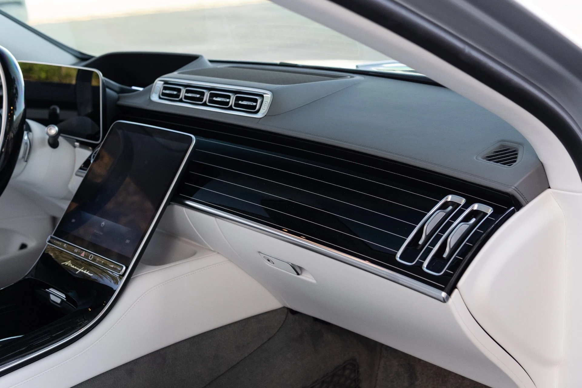 mph061_4272708227_Used_2022_Mercedes_Benz_S_Class_Mercedes_Maybach_S_580_4_MATIC_1769453412_d1222fe9e7