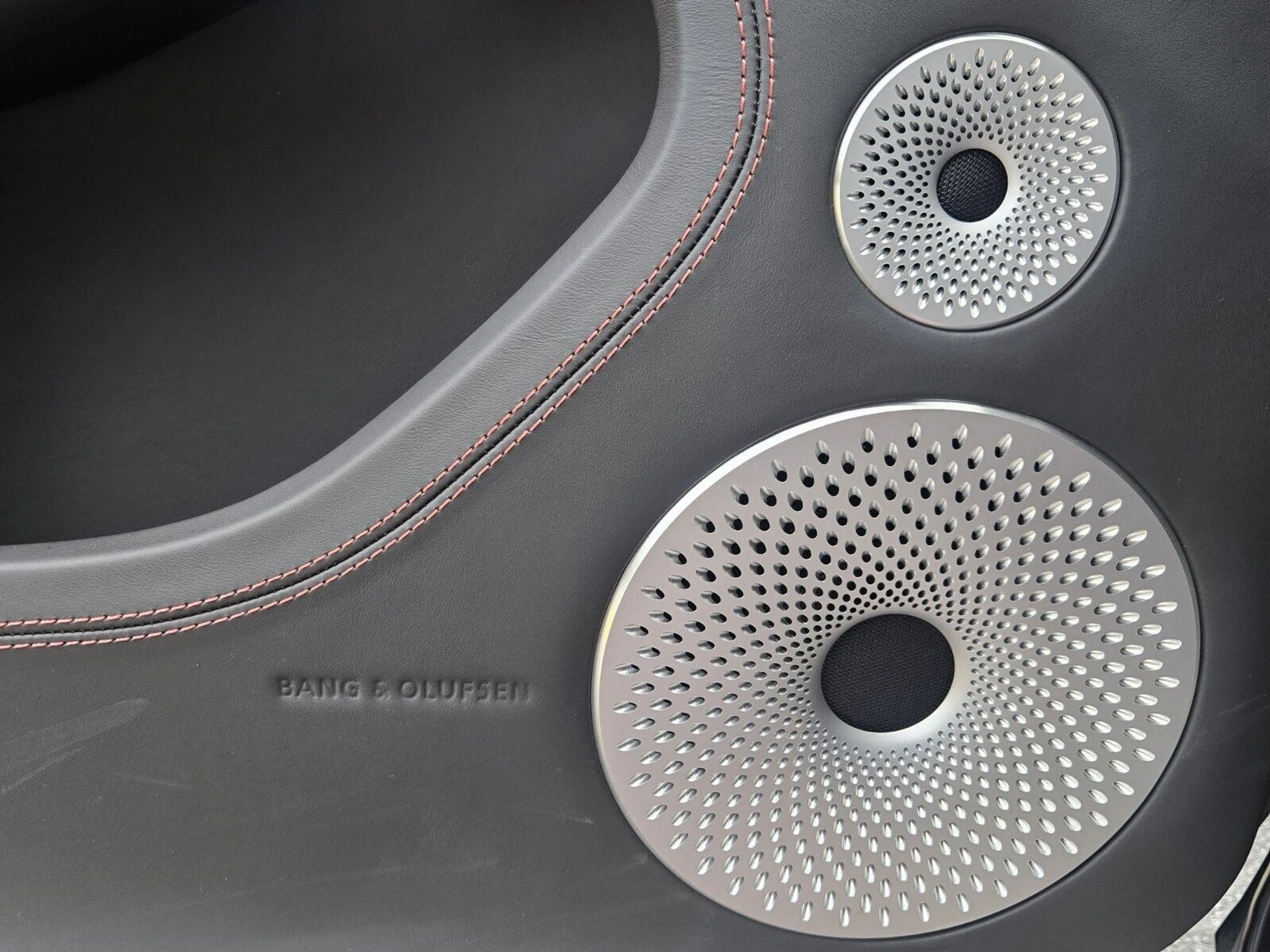 mph061_440802503_d1eb1b8abd146719f80d255f625dbfc5x_c074775555