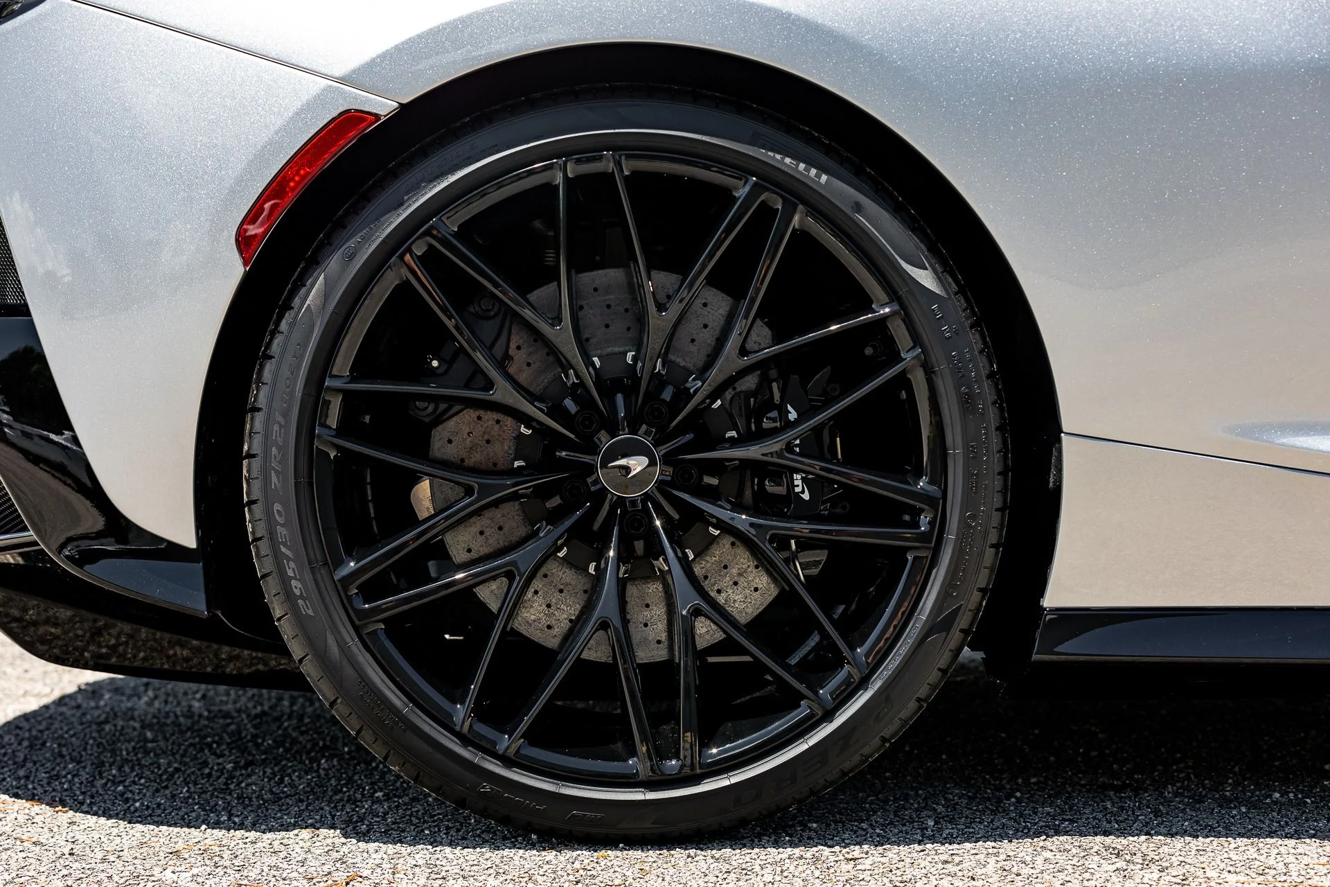 mph061_44285980_137_p62_l_4f9996a3aa