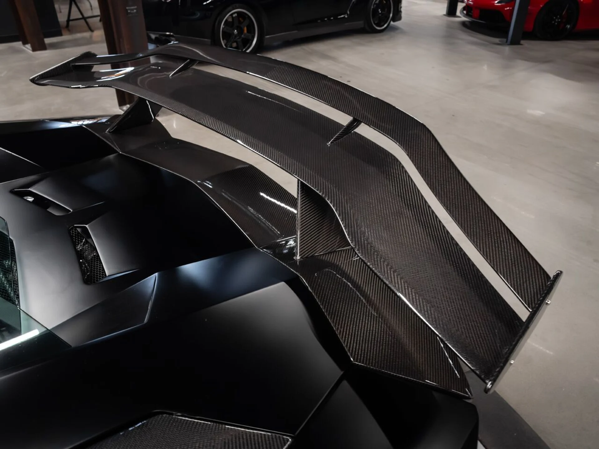 mph061_460541325_lamborghini_aventador_2015_8876aa6b4d