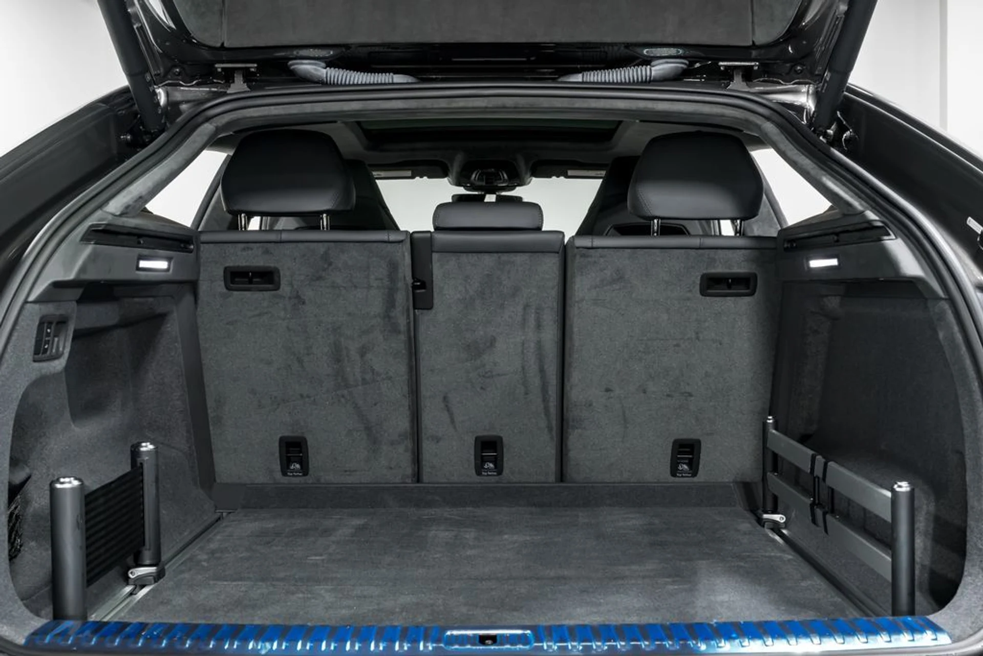 mph061_471629144_cadfca715c903afc5ecead562583f667x_2c1777f6df