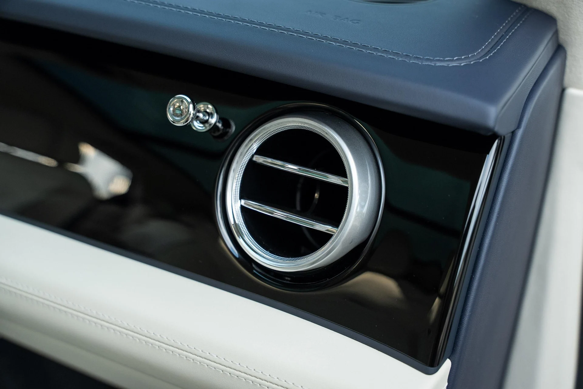 mph061_542536887_442093803_689aca75b01227cfeeaaeec9_ce2f30c796