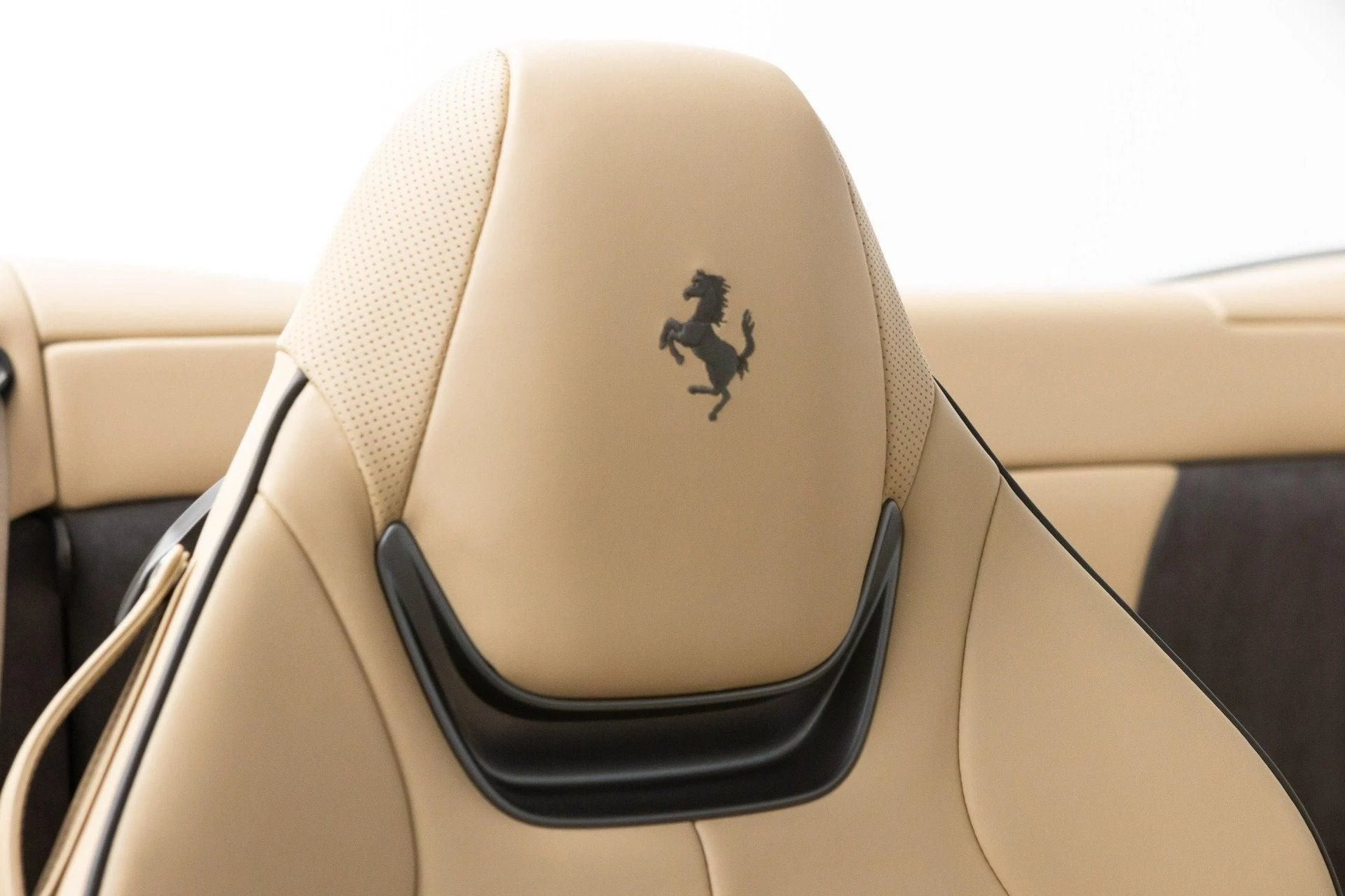 mph061_585094549_Used_2019_Ferrari_Portofino_1792504075_96ef8d16f2