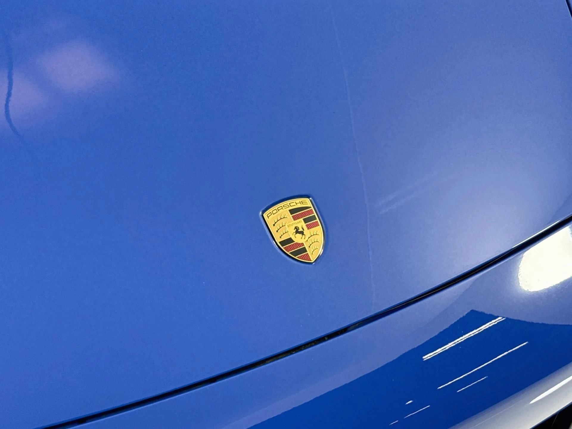 mph061_586482591_Used_2025_Porsche_911_Carrera_1793206570_6ef0320101