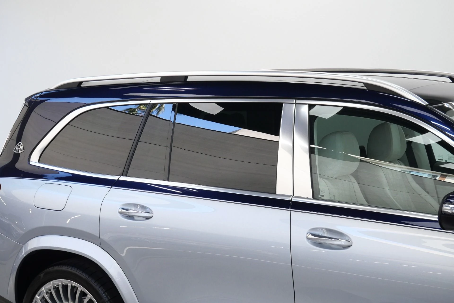 mph061_588189975_Used_2024_Mercedes_Benz_Maybach_GLS_600_4_MATIC_Factory_Two_Tone_paint_Polished_Wheels_Loaded_1774374618_9f52bf3361