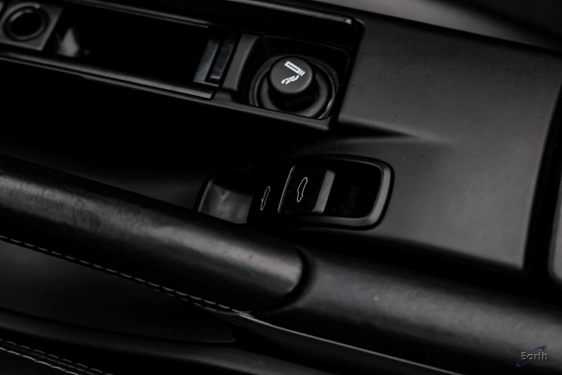 mph061_606060119_07ed87144bcee32bb81389798ccf3e04x_759eb30460