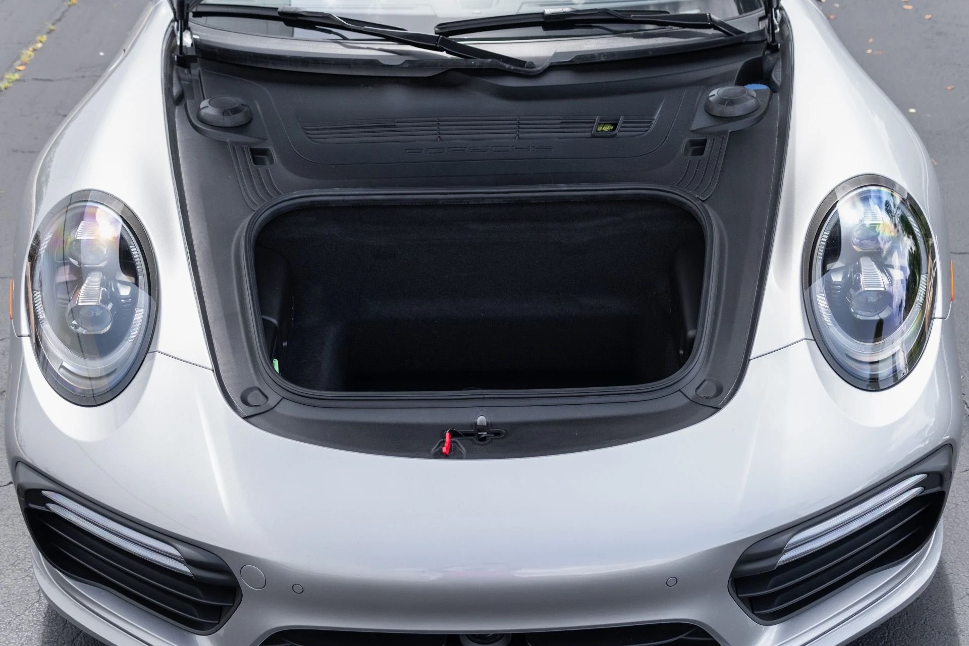 mph061_614514258_Used_2019_Porsche_911_Turbo_1775252644_14f4cf7770