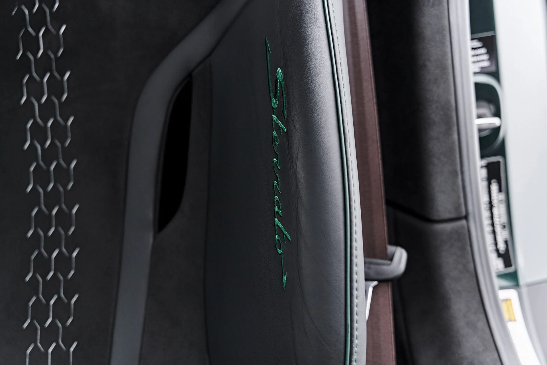 mph061_632667491_Used_2024_Lamborghini_Huracan_Sterrato_Base_1790365040_6d2d1c17ef