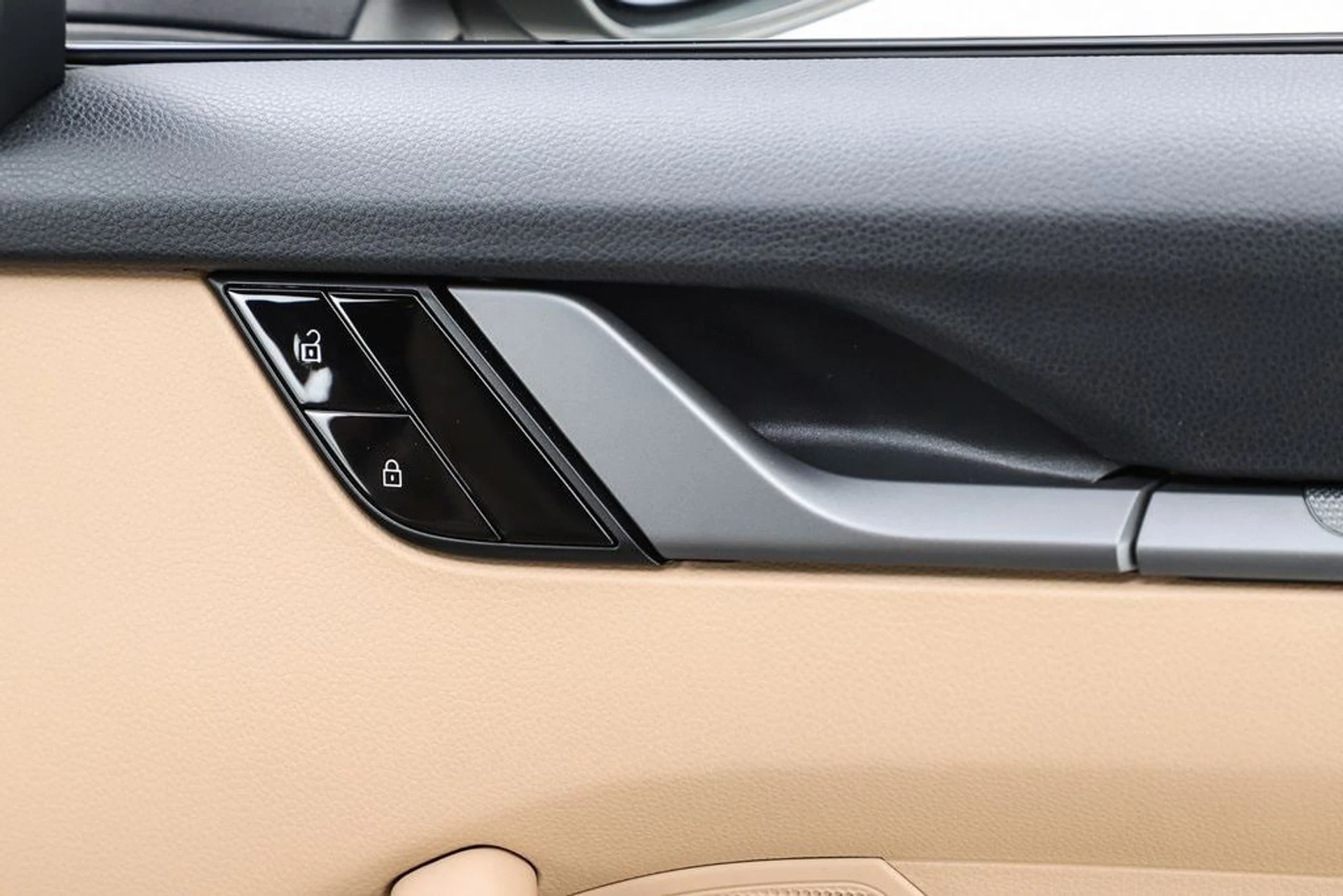 mph061_683632296_6acca7cb89c27353d10fb1f1180d459ax_b9019eba71