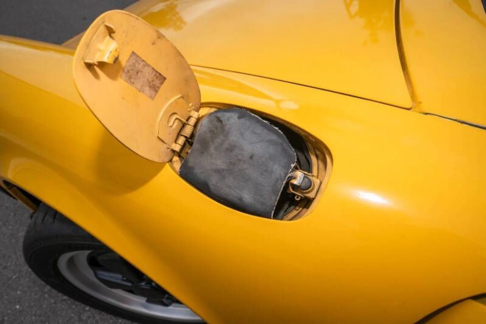 mph061_711283716_1976_porsche_911_carrera_coupe_911_carrera_coupe_5746450015