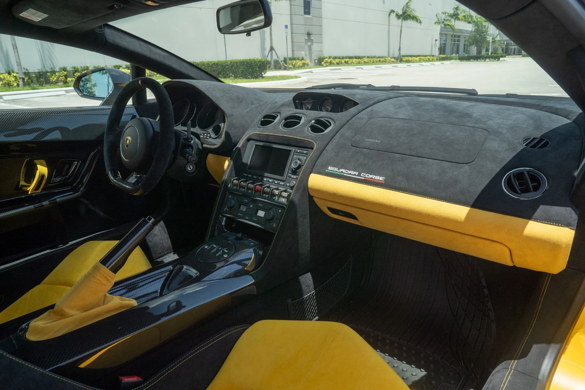 mph061_72908972_Used_2014_Lamborghini_Gallardo_LP_570_4_Squadra_Corse_1755029662_3e917a68c6