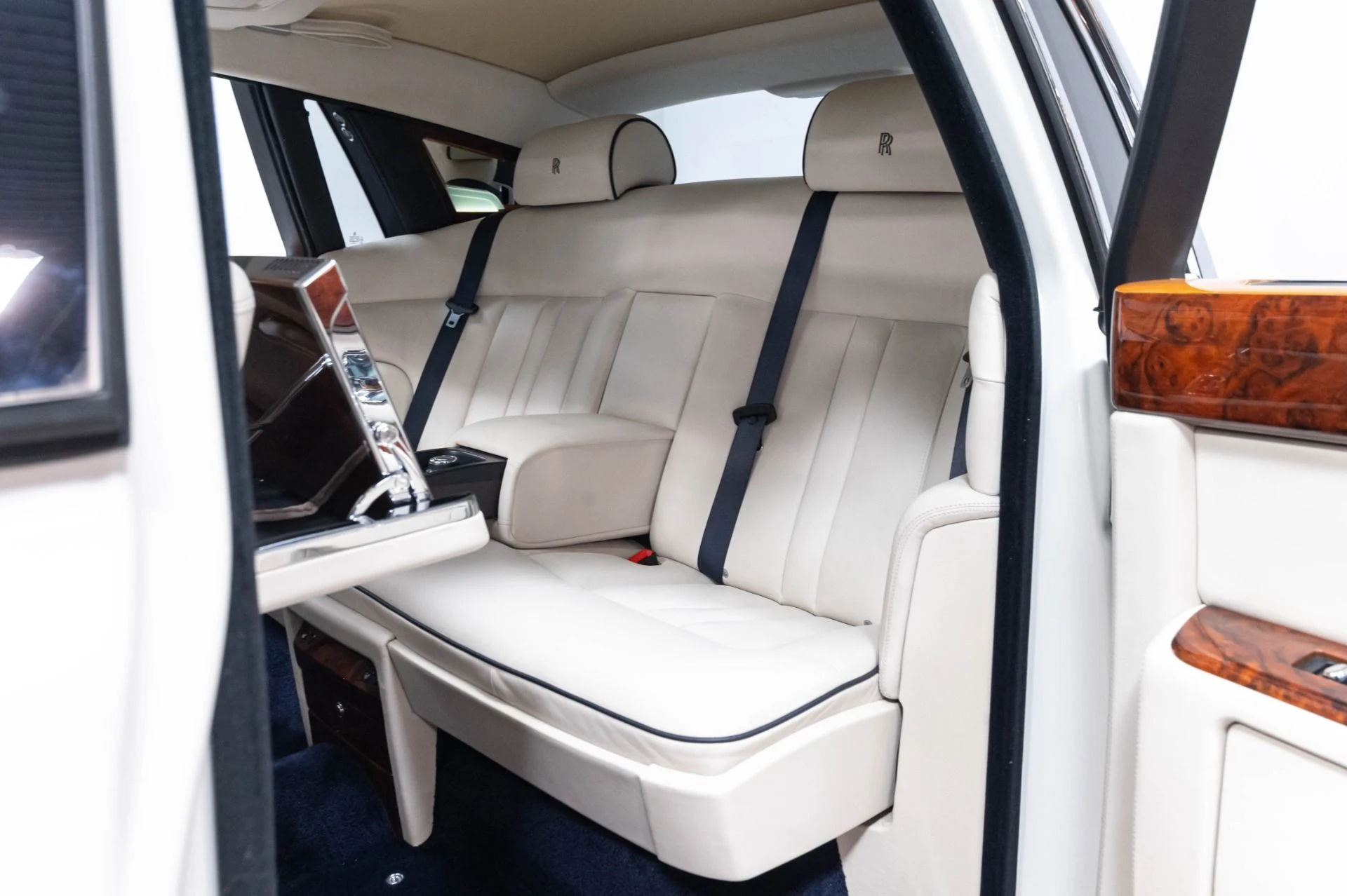 mph061_745092475_Used_2013_Rolls_Royce_Phantom_1784226914_4636700c56