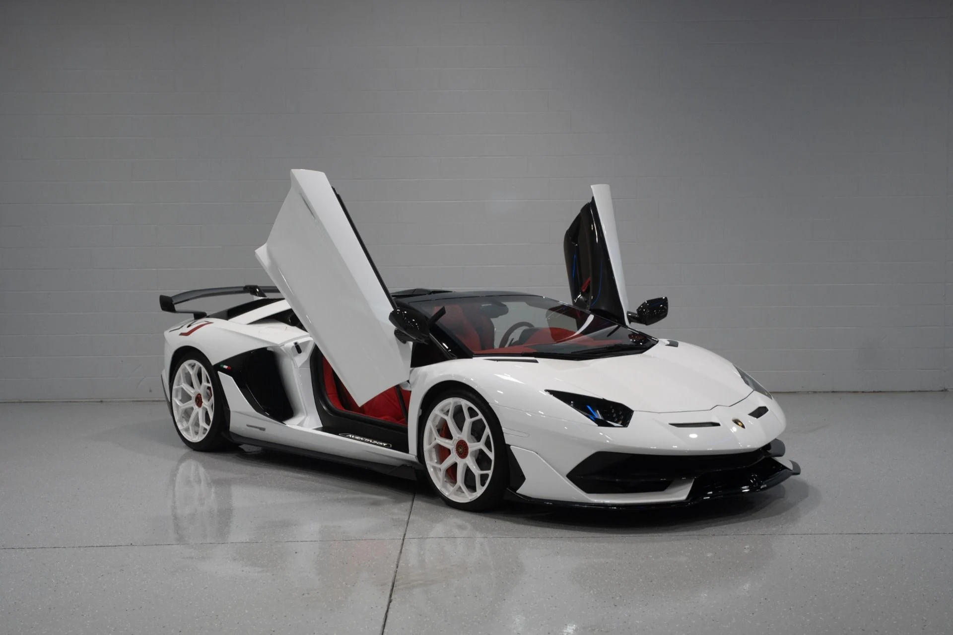 mph061_785111644_Used_2020_Lamborghini_Aventador_LP_770_4_SVJ_1784233201_52bbdf0f36