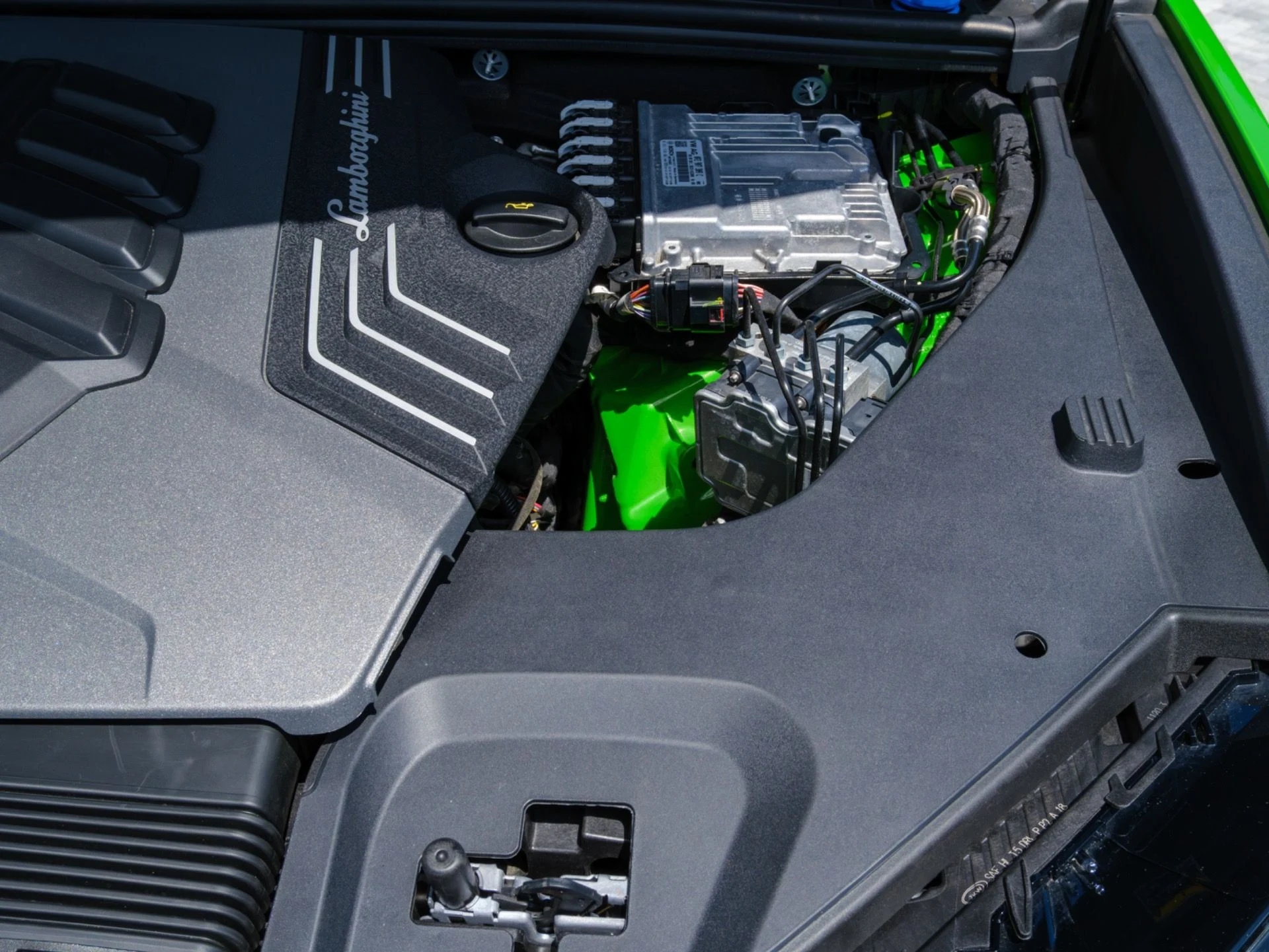 mph061_788859033_Used_2024_Lamborghini_Urus_S_1775489544_4b3c22c433