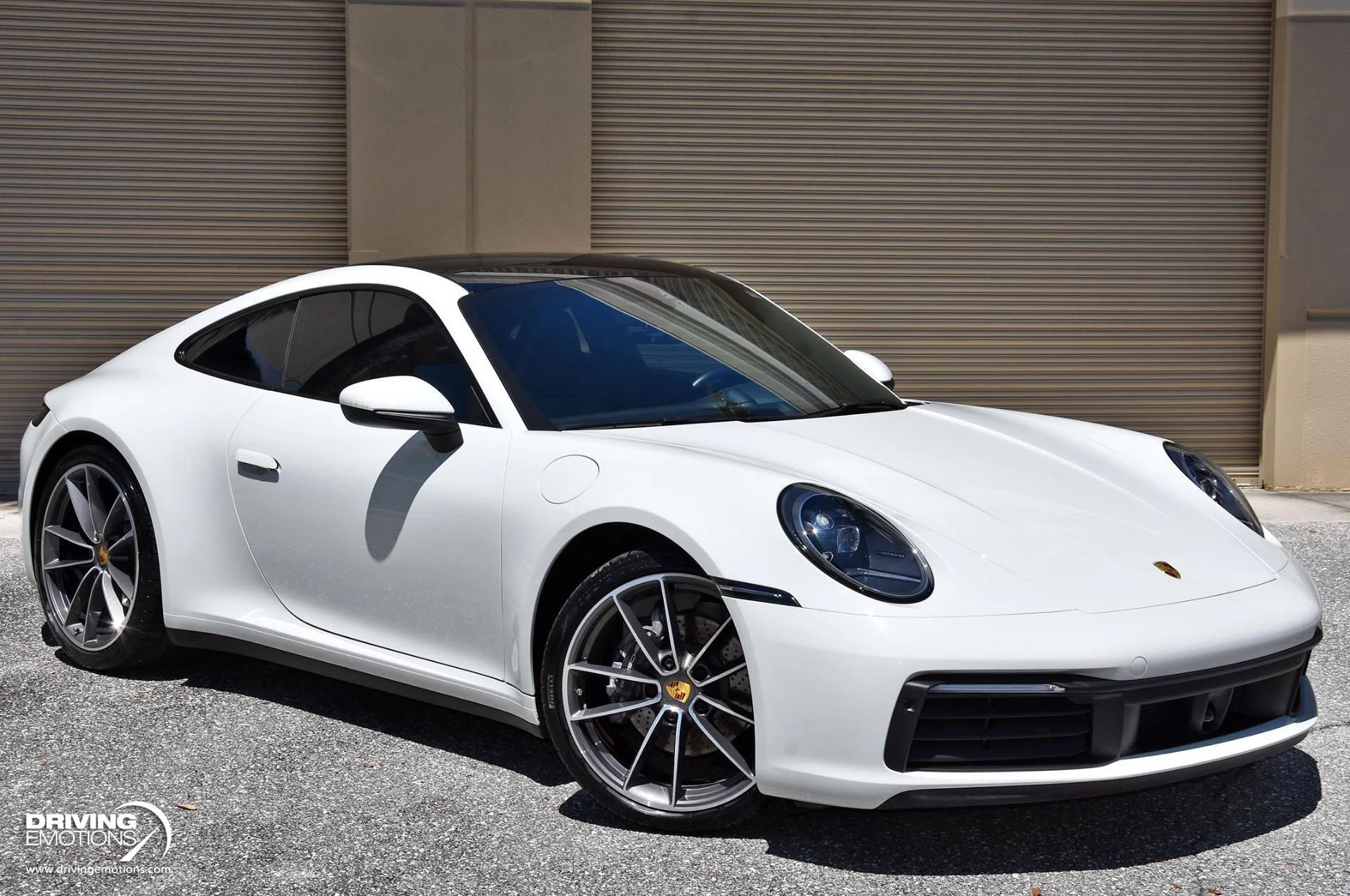 mph061_796013547_865_p62_l_b1011912fc