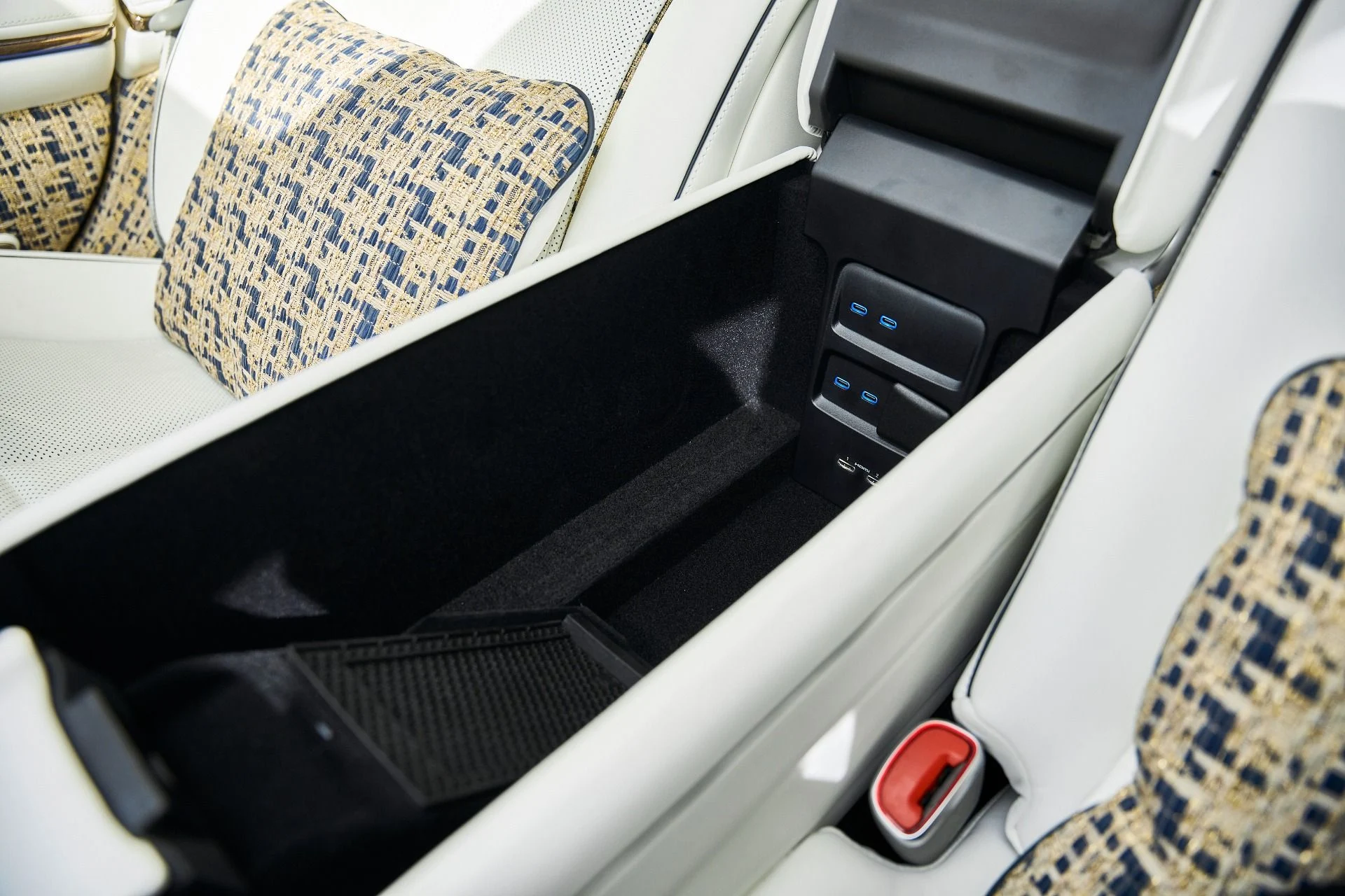 mph061_801990752_Used_2023_Mercedes_Benz_S_Class_Maybach_S_680_1772678640_03a6ee47fa