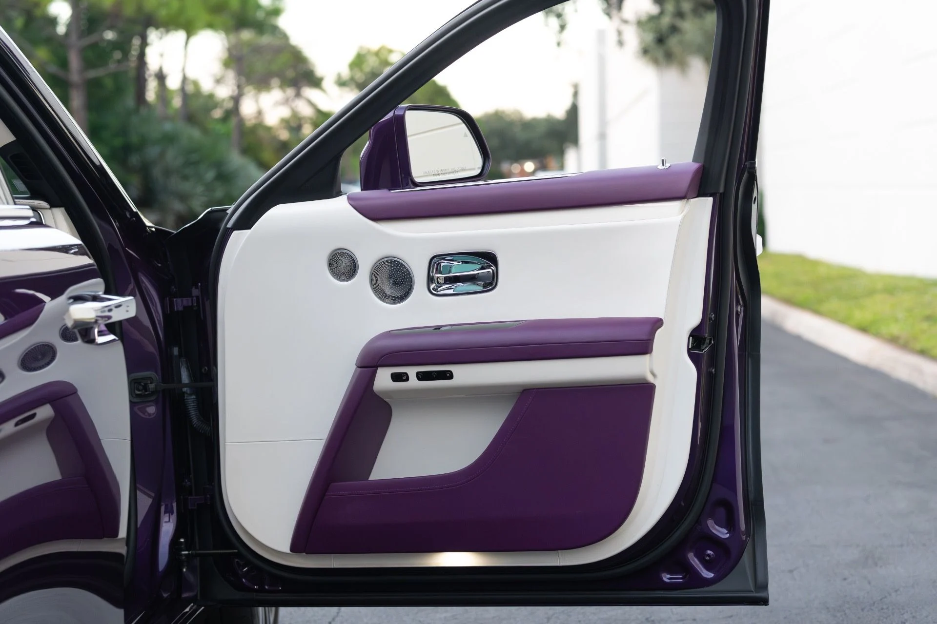 mph061_805010725_Used_2021_Rolls_Royce_Ghost_1762913749_abc4c4b4d7