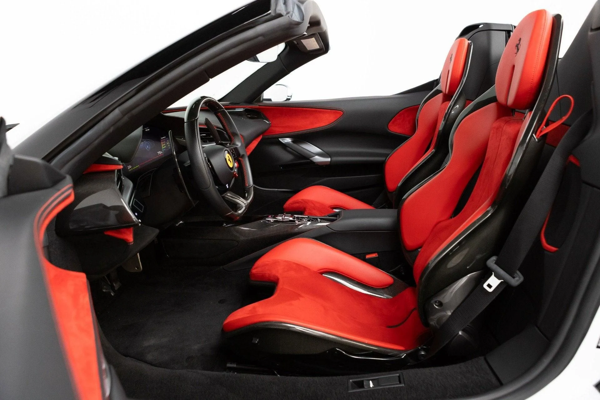 mph061_87777832_Used_2022_Ferrari_SF_90_Spider_1777382779_9ce1876c61