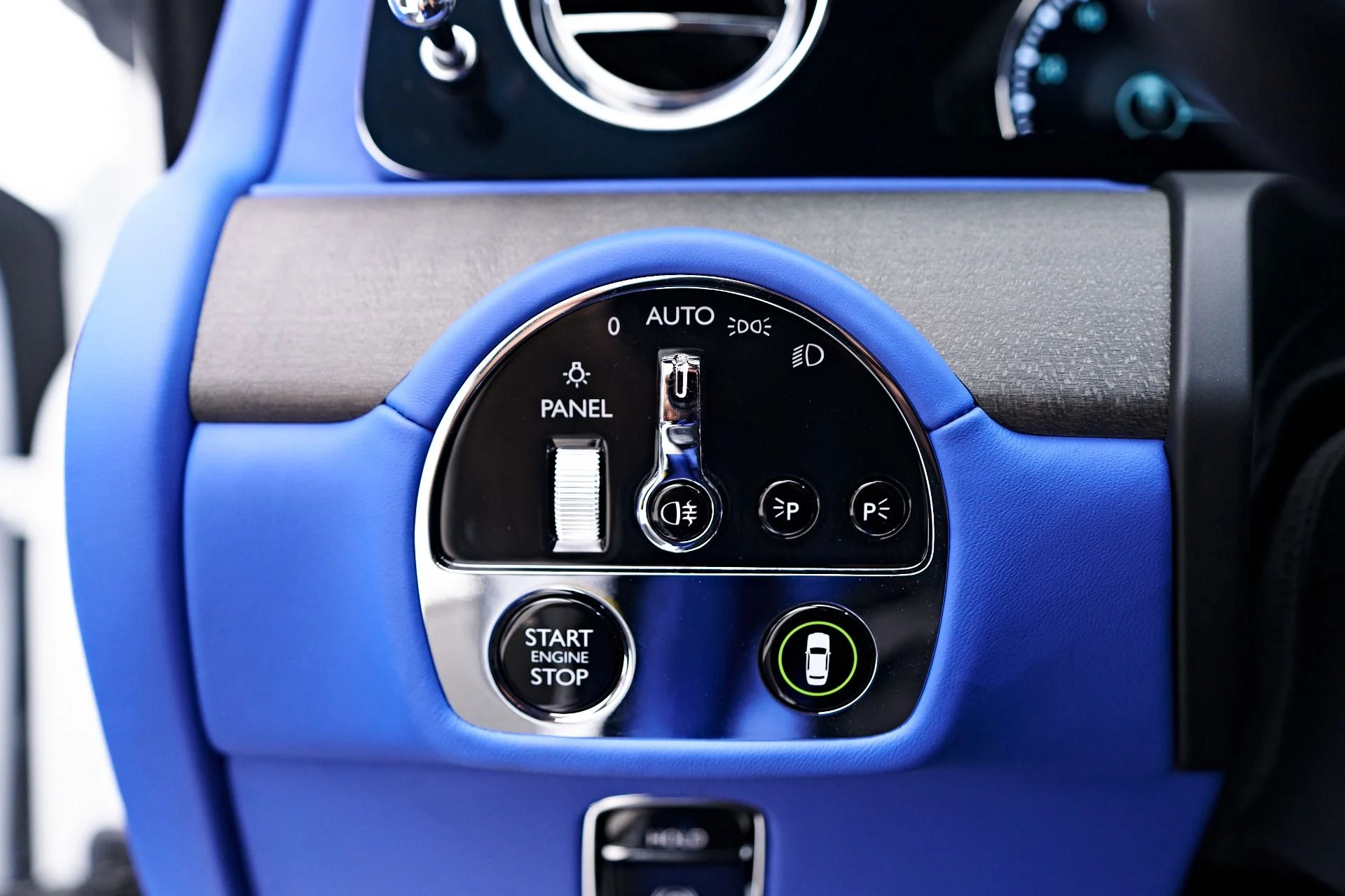 mph061_884894197_Used_2024_Rolls_Royce_Ghost_Base_1757190856_fe3277d439