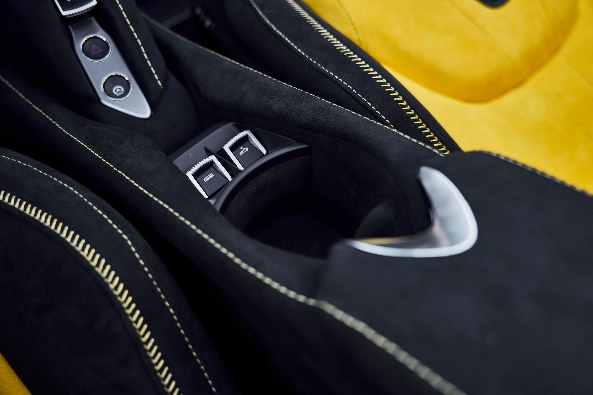 mph061_891320496_Used_2026_Mc_Laren_750_S_1775868081_6680a4af43