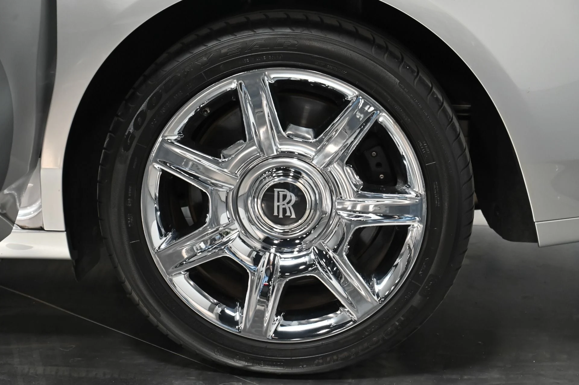mph061_910005242_Used_2012_Rolls_Royce_Ghost_1757528739_a8275cce15