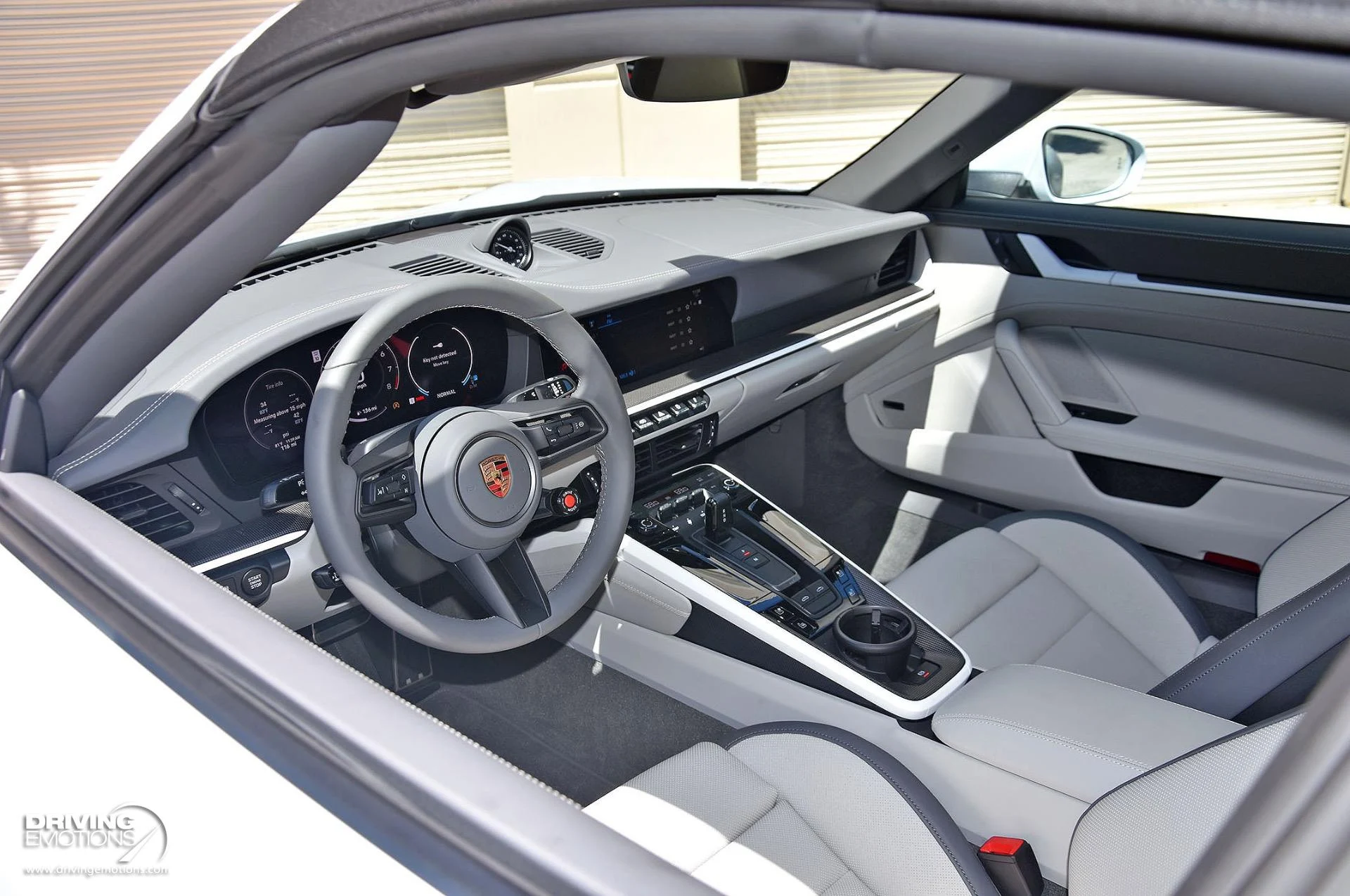 mph061_914870395_898_p62_l_df93254060