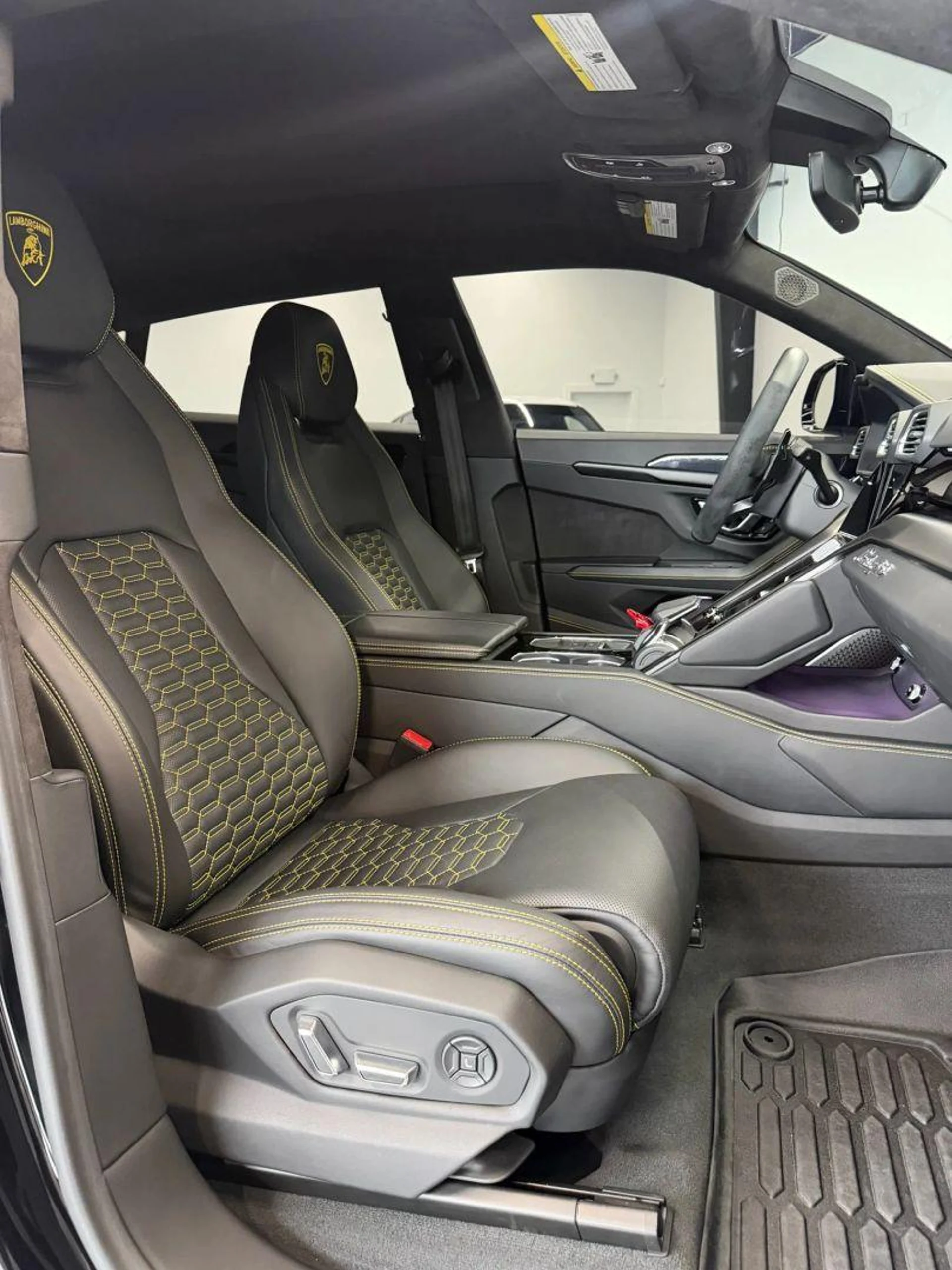 mph061_924092062_Used_2022_Lamborghini_Urus_Sport_Utility_4_D_1784762947_76d26ce79f