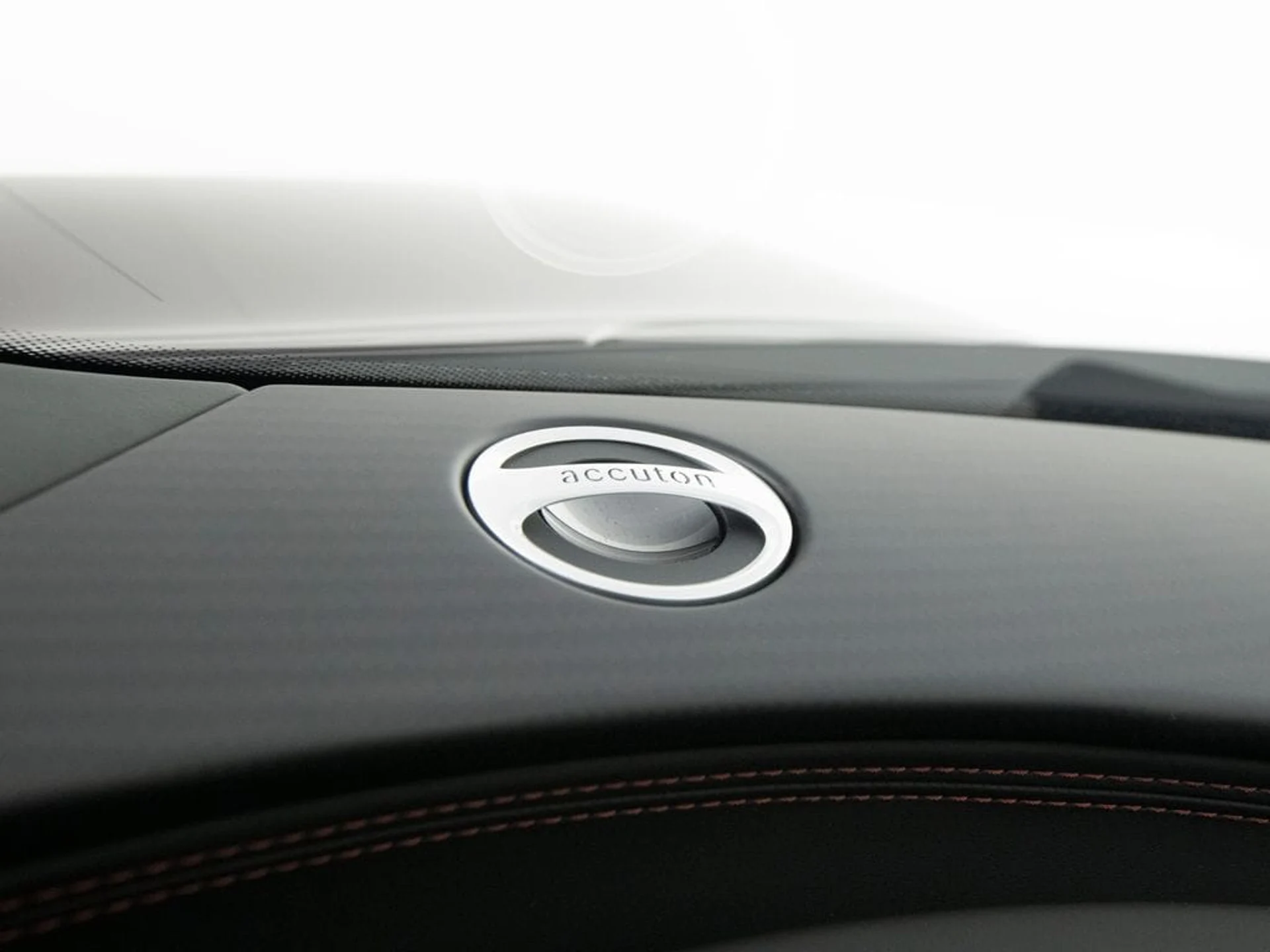 mph061_930933263_98ce417f0bbc59f9e1c70d6938539aabx_594aaab10a