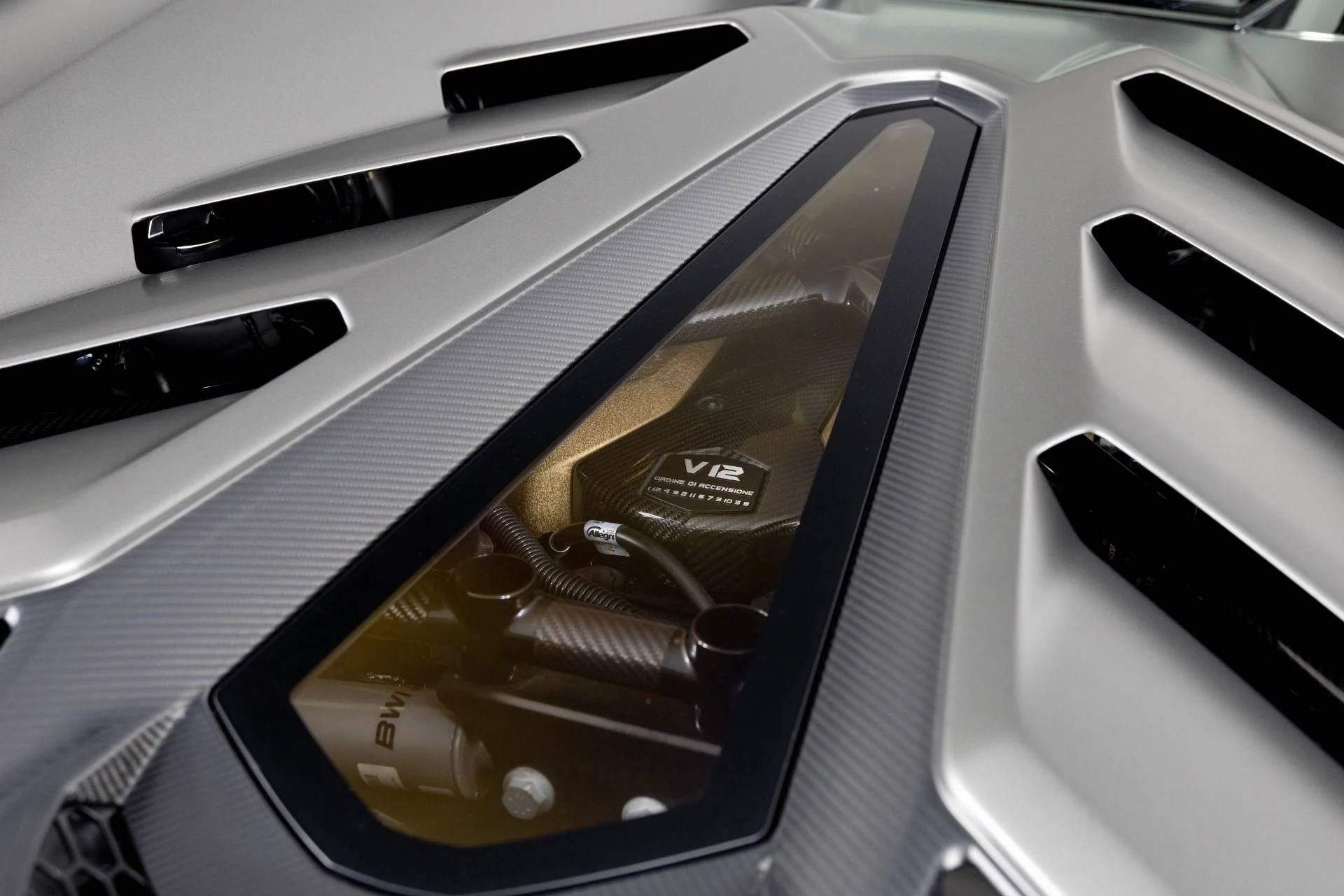 mph061_937440136_Used_2020_Lamborghini_Aventador_SVJ_1768952736_764fb54b25