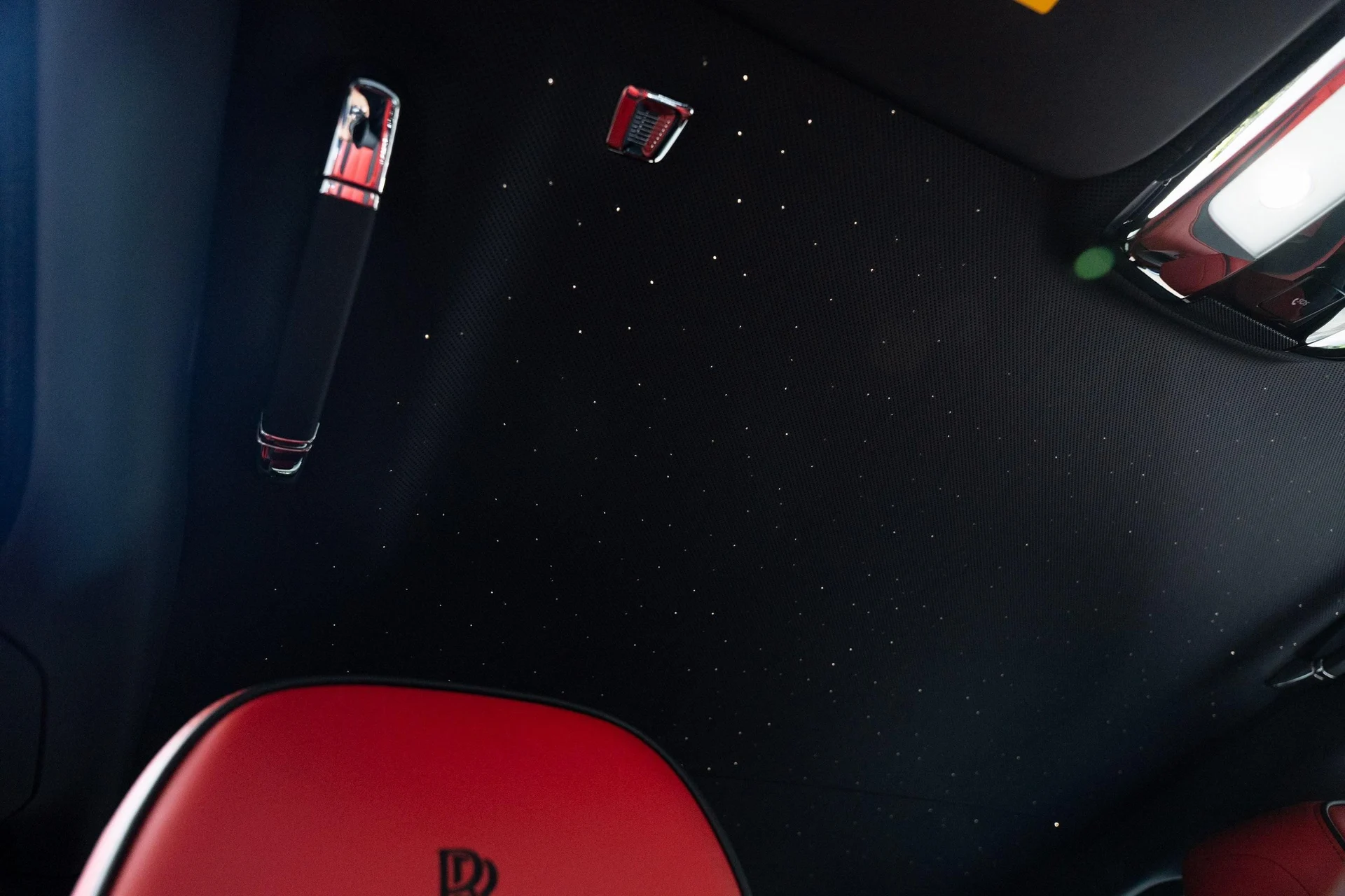 mph061_942496676_444459225_695cc1118f3ee920bf5186e8_65ac3f076c