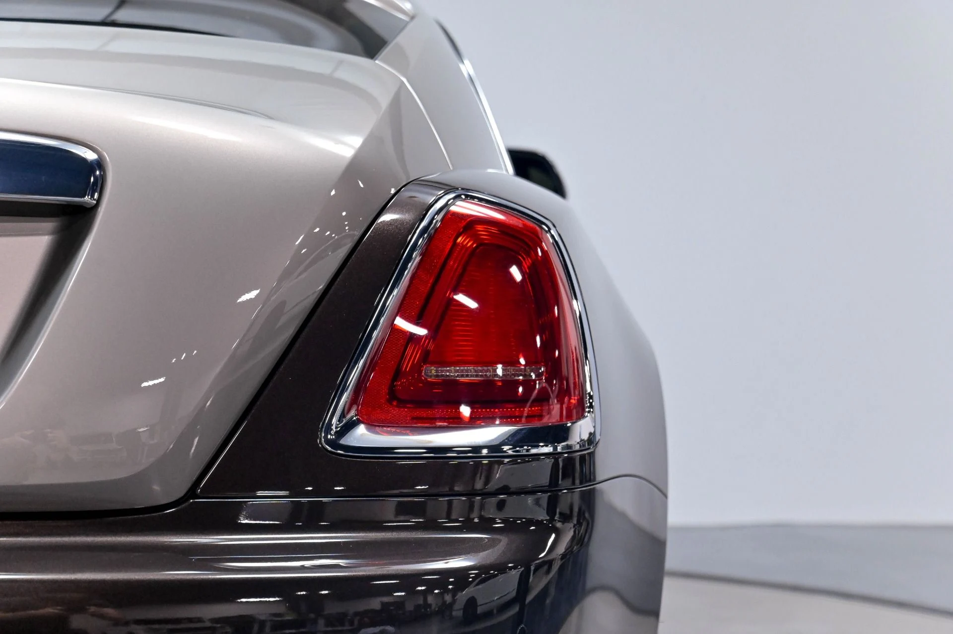 mph061_959157212_Used_2014_Rolls_Royce_Wraith_1783020984_6395592afc