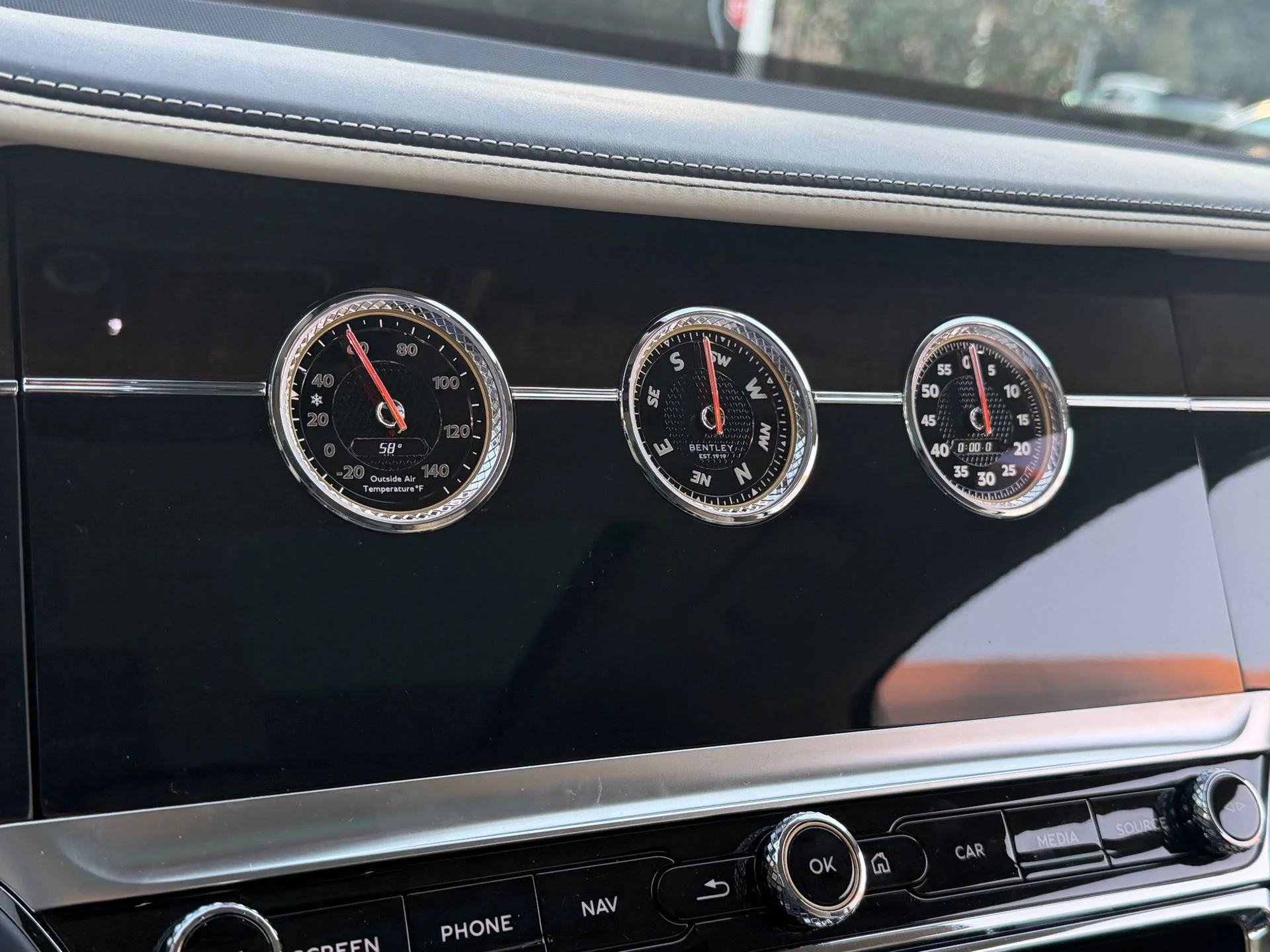 mph061_990827305_1bc3d2eba53542a783adf9da29ba442b_403758fbc1