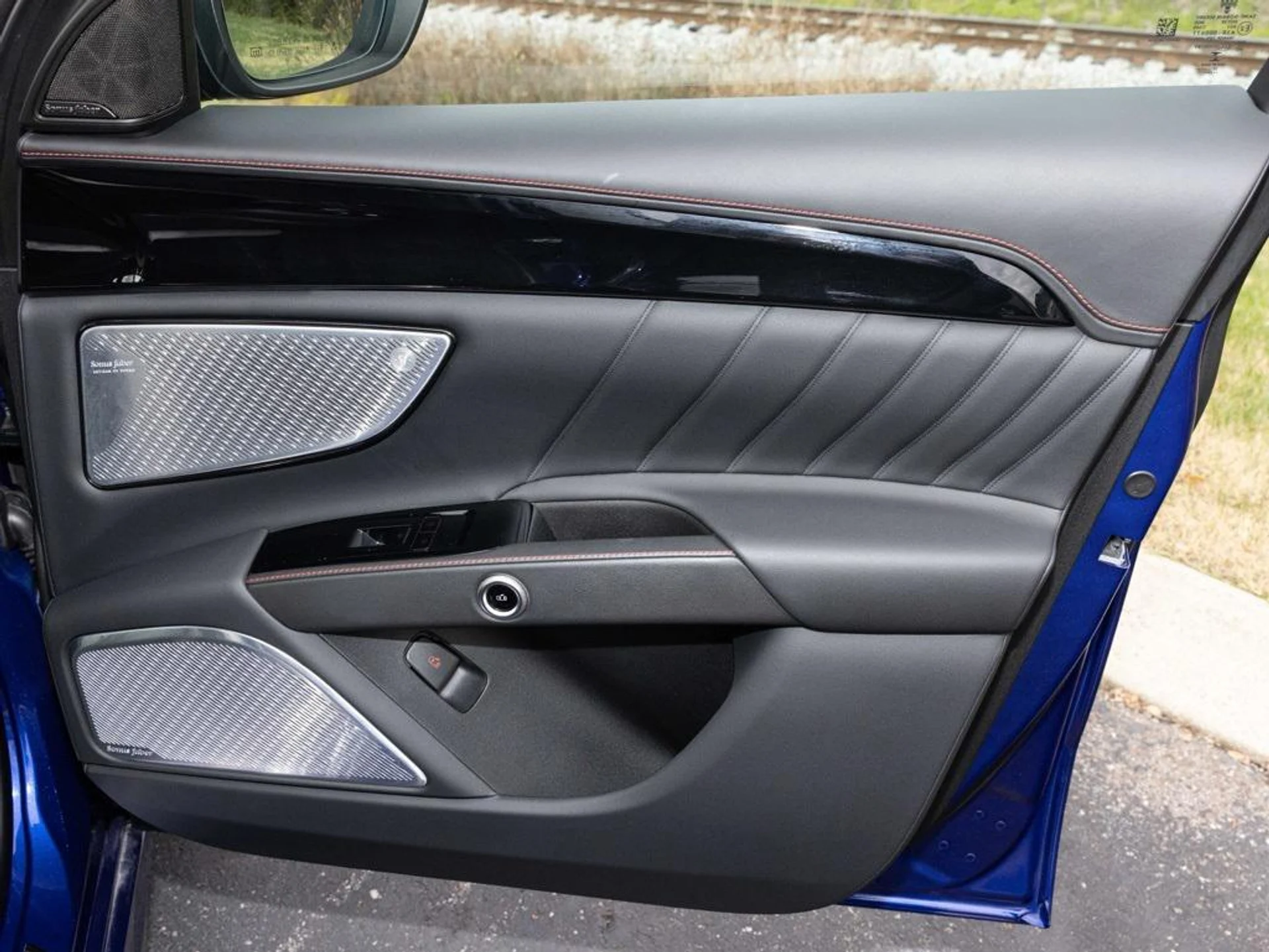 mph061_994854764_472374604_6925efbf42064a968b9b8549_fc26e3676e