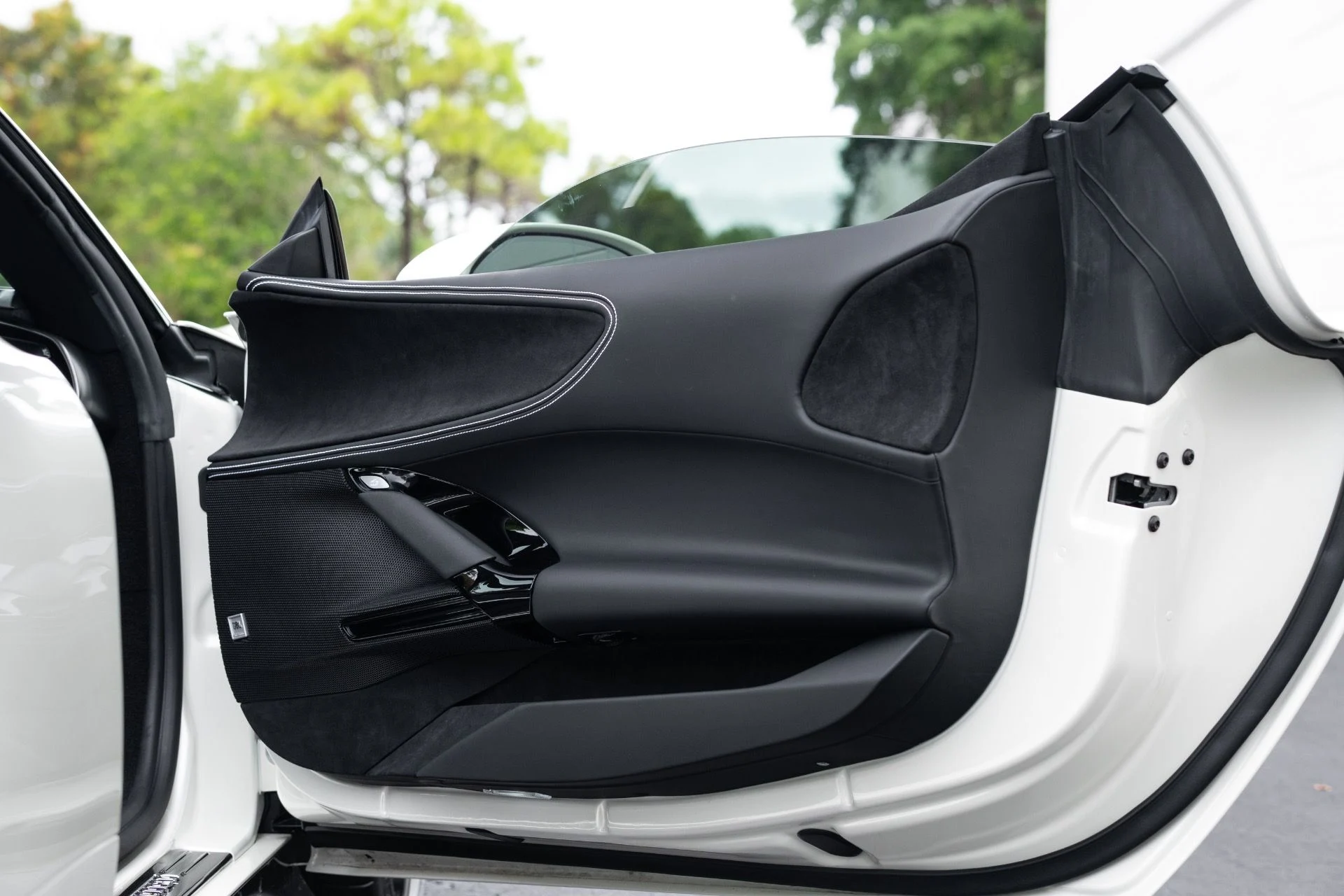 mph062_100846206_Used_2024_Ferrari_SF_90_Spider_1775624639_0b9da6c09a