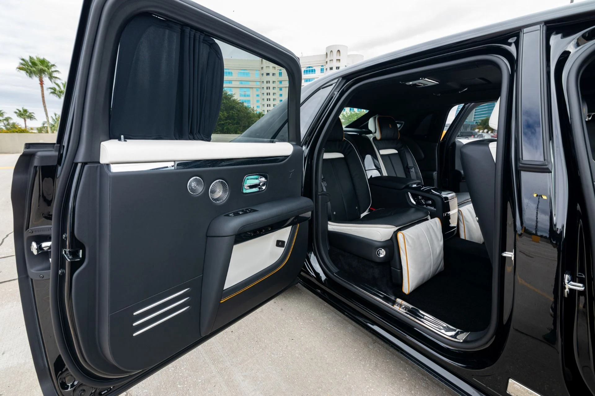 mph062_102271905_Used_2021_Rolls_Royce_Ghost_EWB_1768869200_673ac343bc