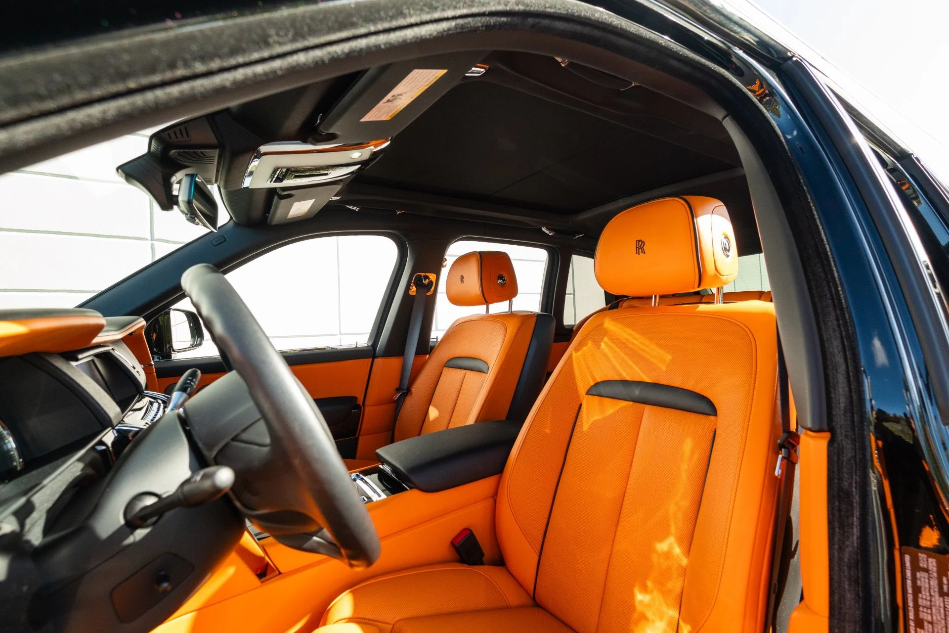 mph062_1077948502_Used_2019_Rolls_Royce_Cullinan_1769626944_6cab6c4938