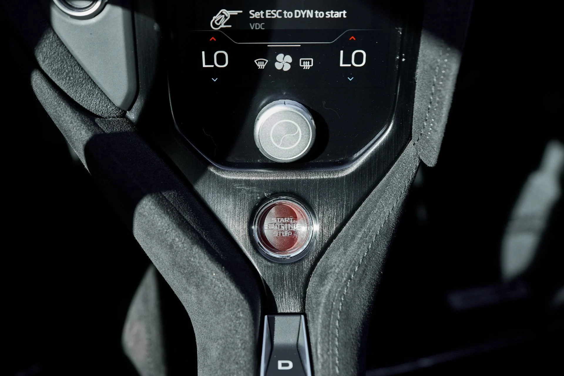 mph062_1101880185_Used_2024_Mc_Laren_750_S_Spider_1761608977_81a3c01036