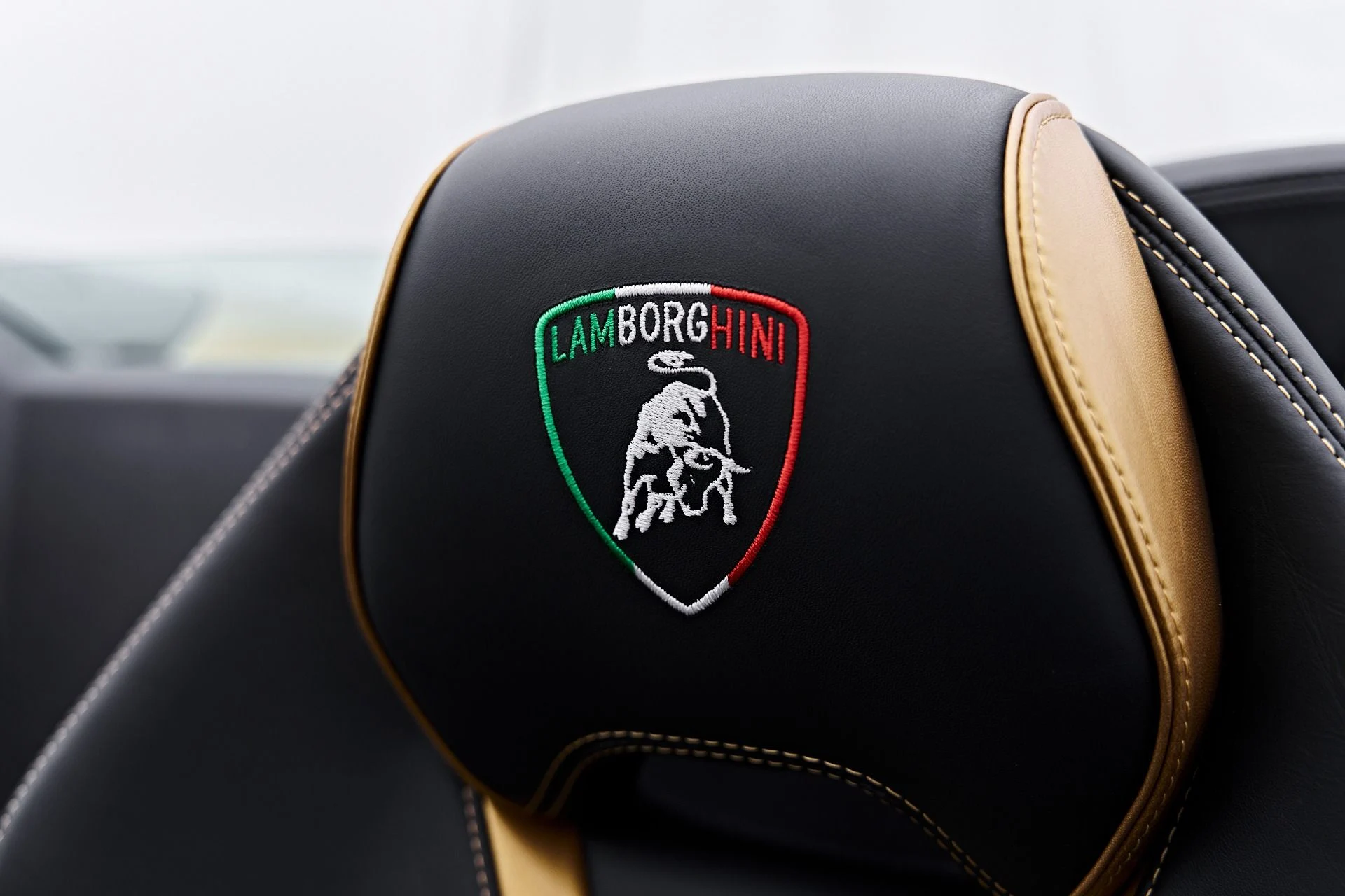 mph062_1119380457_Used_2022_Lamborghini_Huracan_EVO_Base_1791315967_005554386e