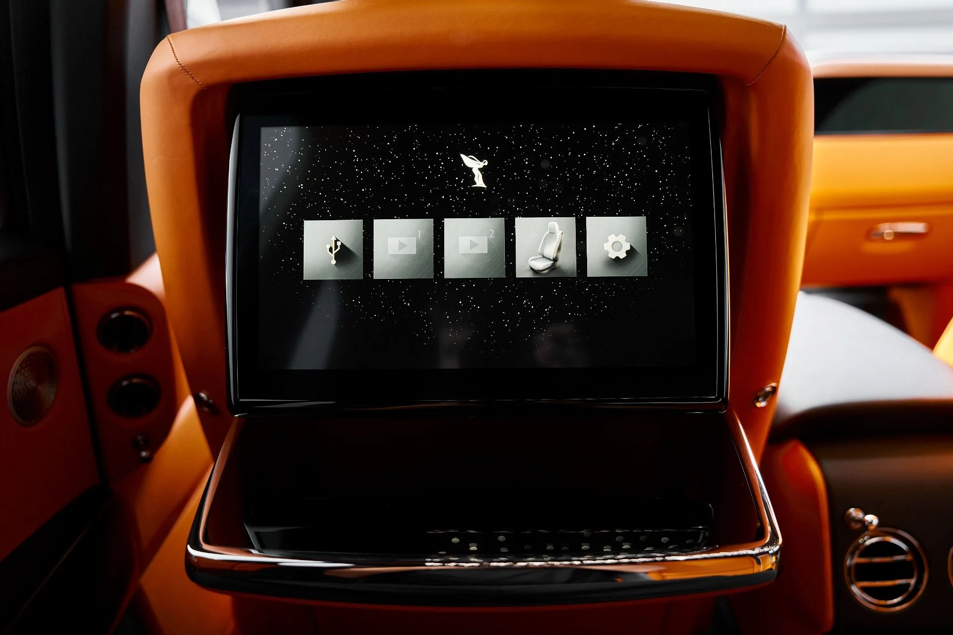 mph062_1135305819_Used_2025_Rolls_Royce_Cullinan_Base_1770950925_f5dae2cd6c