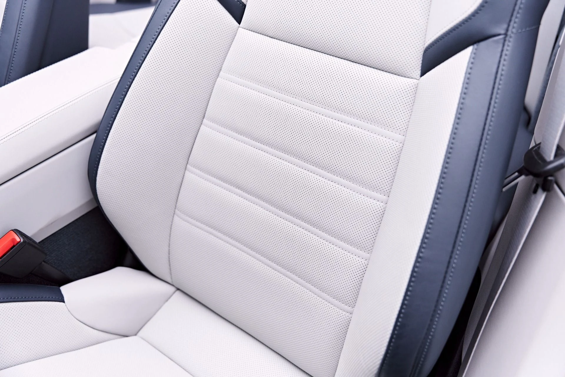 mph062_1160963342_Used_2025_Porsche_911_Carrera_1777504828_5c231d4e5a