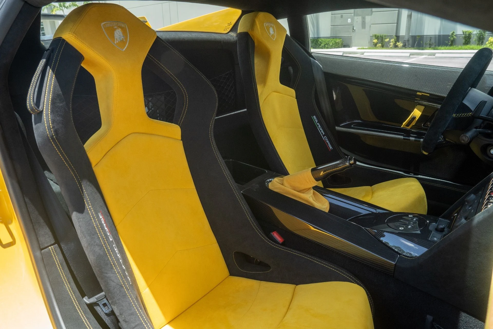 mph062_118399136_Used_2014_Lamborghini_Gallardo_LP_570_4_Squadra_Corse_1755029663_d2e8cc8f6d