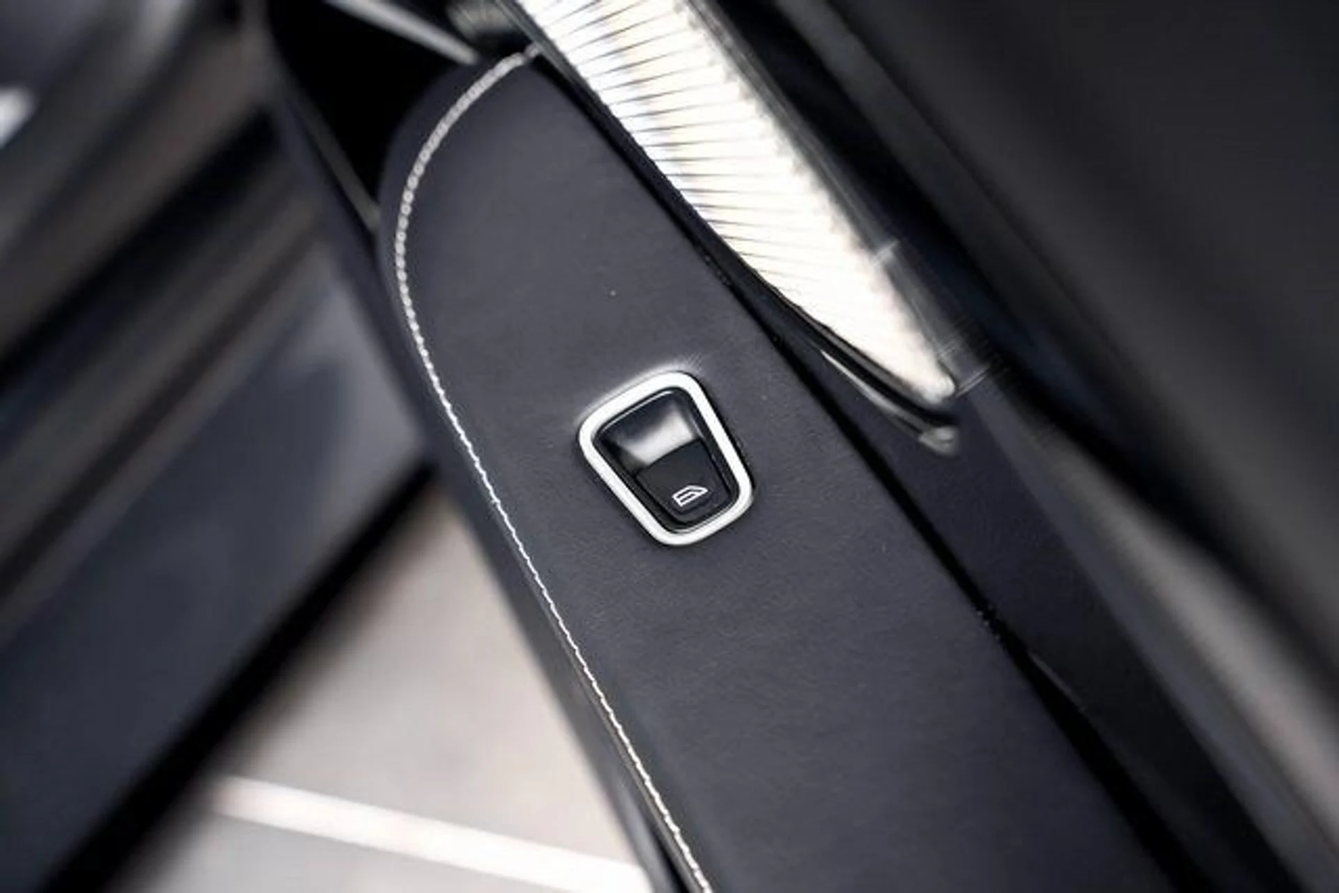 mph062_1228258786_74fdc11124cfbab99410d2e289738640x_d152ebbb86