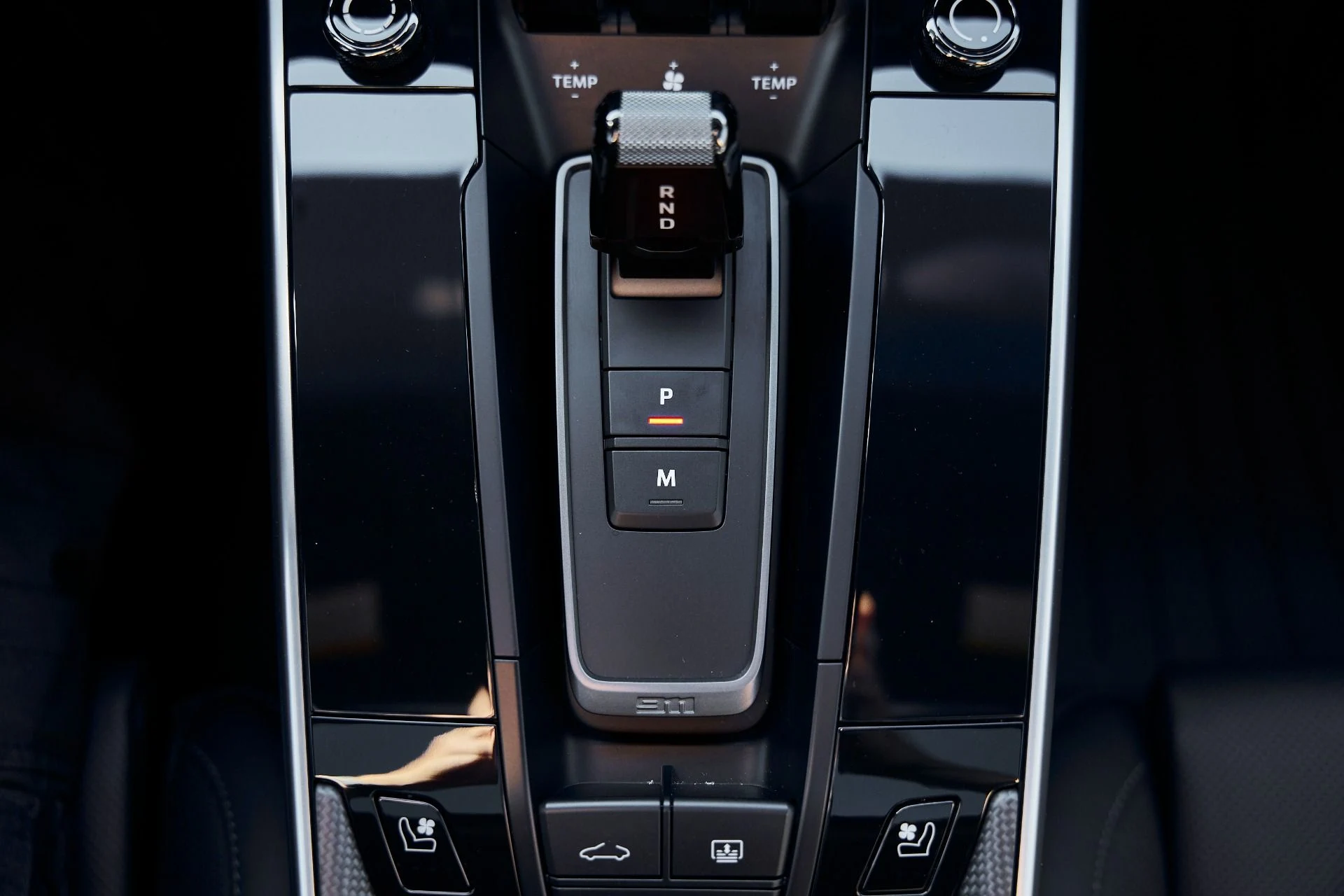 mph062_1271726380_Used_2024_Porsche_911_Turbo_1770087270_e633354354